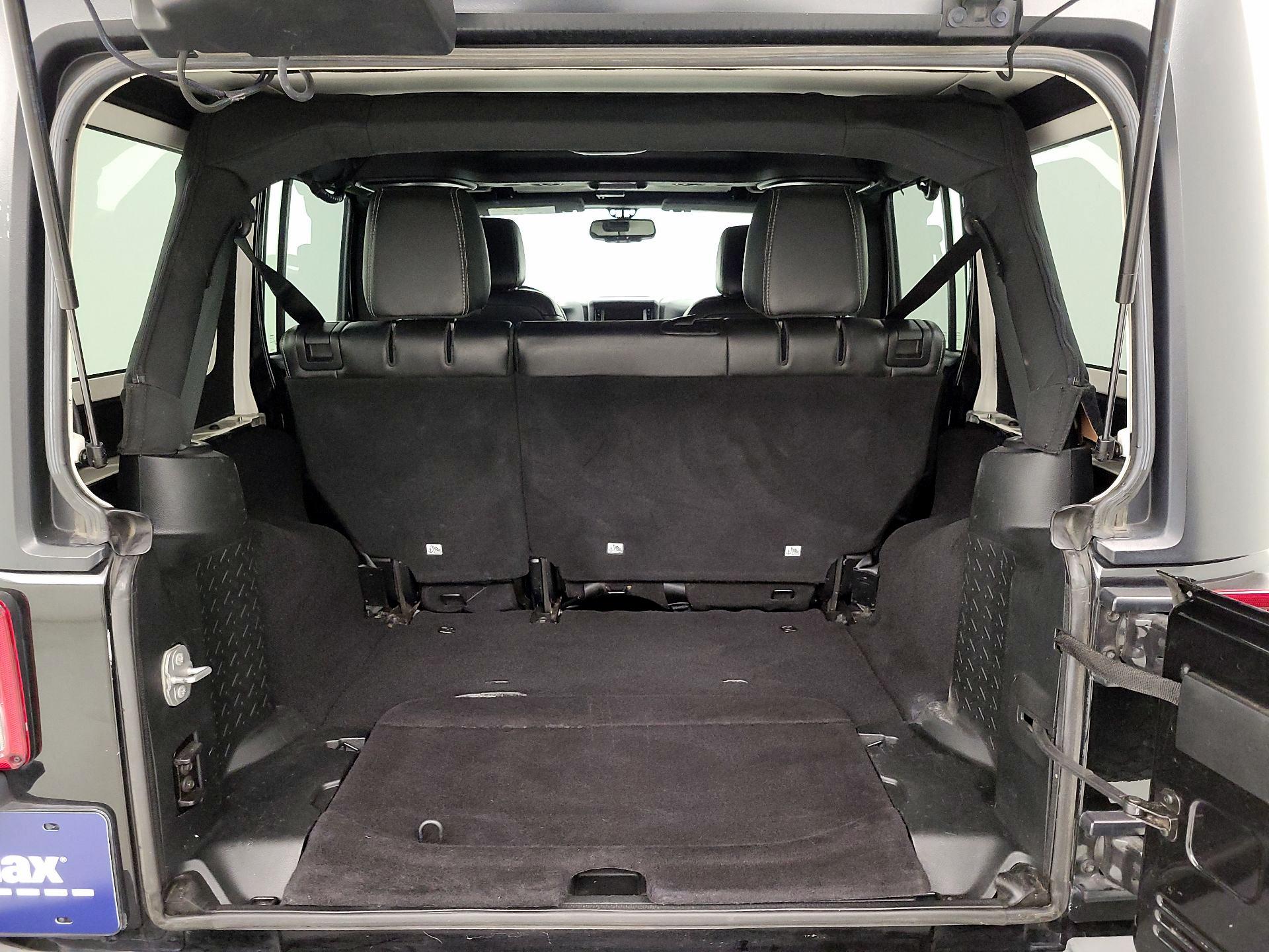 Thumbnail: 2016 Jeep Wrangler - 19