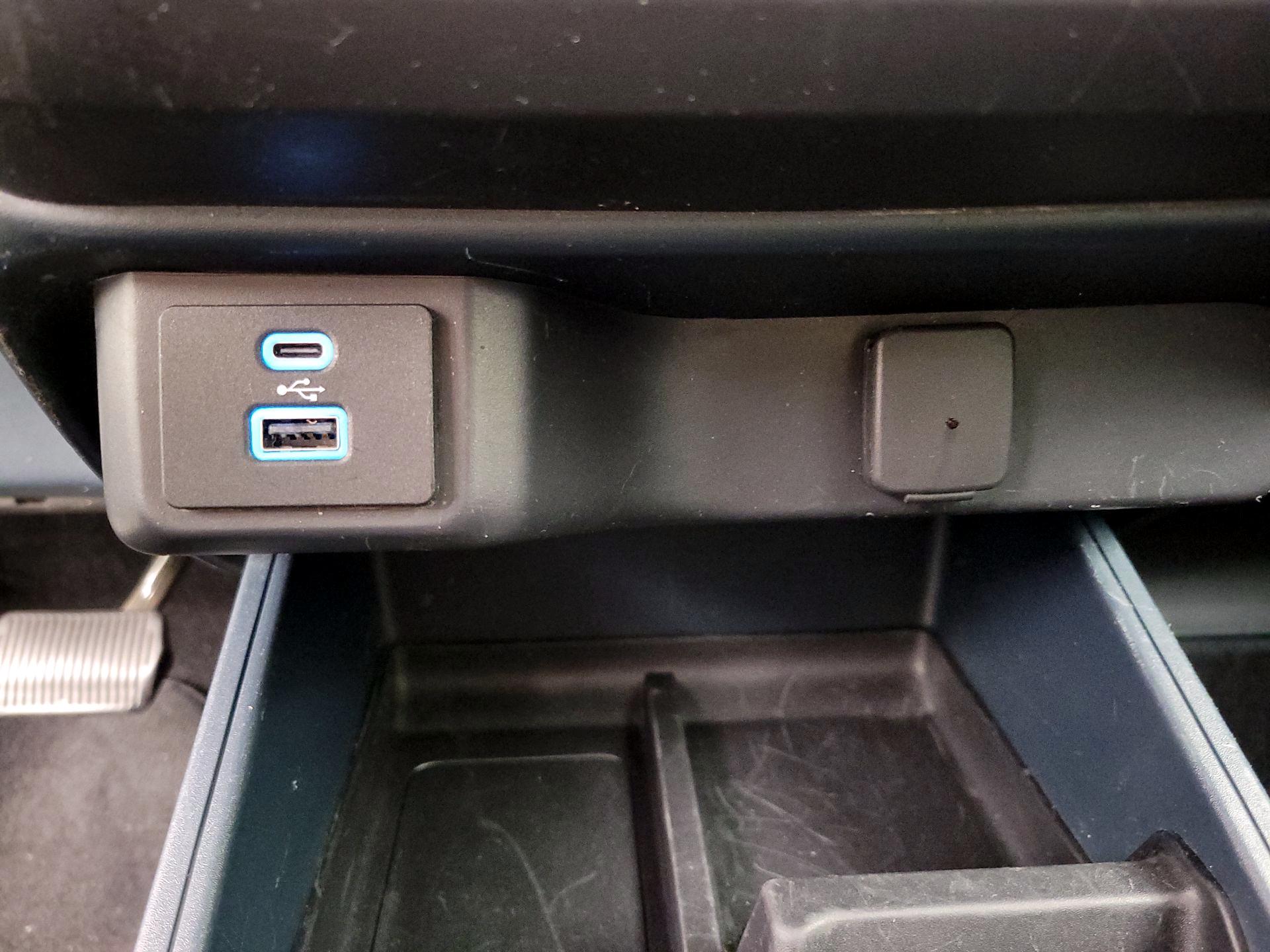 Thumbnail: 2022 Ford Maverick - 18