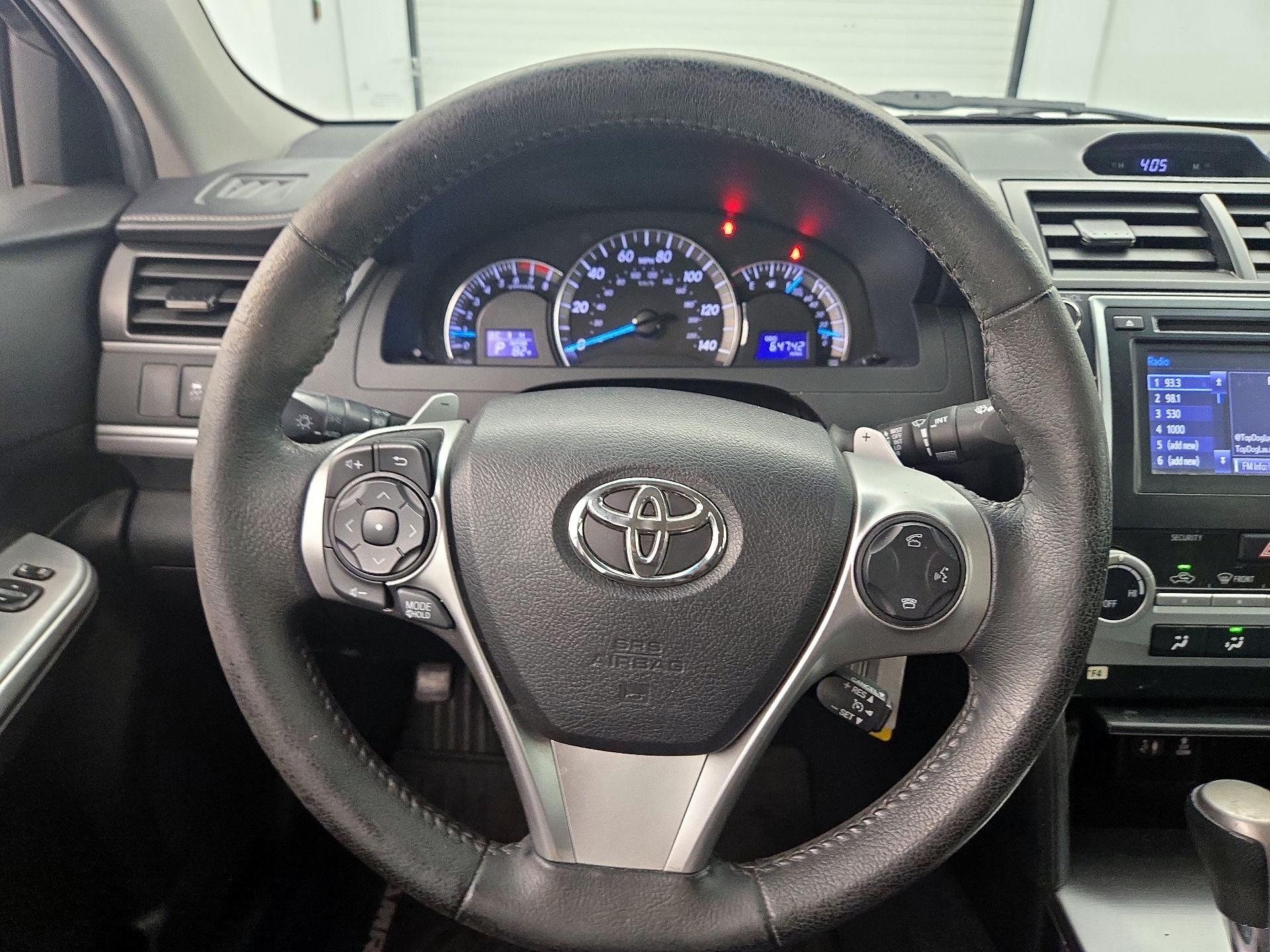 Thumbnail: 2014 Toyota Camry - 10