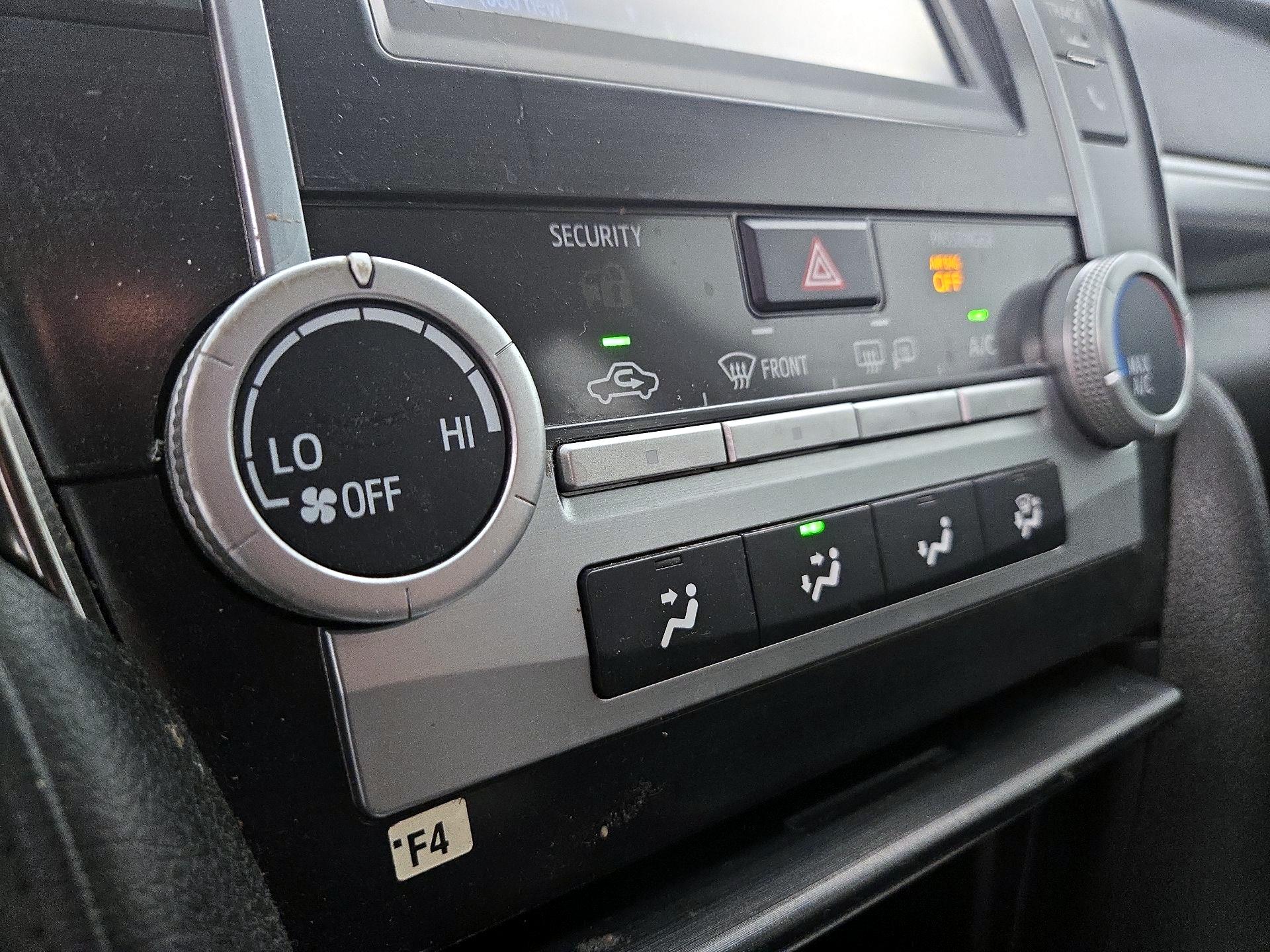 Thumbnail: 2014 Toyota Camry - 16