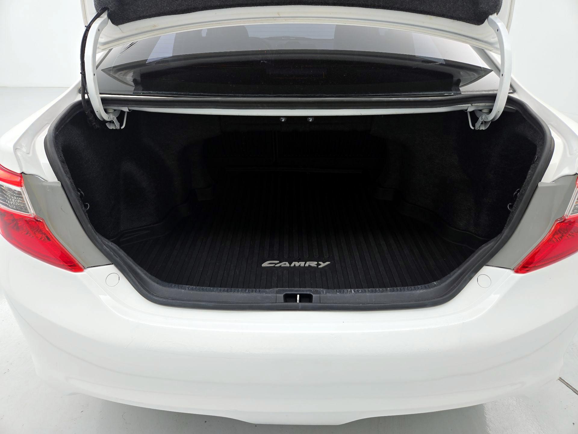 Thumbnail: 2014 Toyota Camry - 20