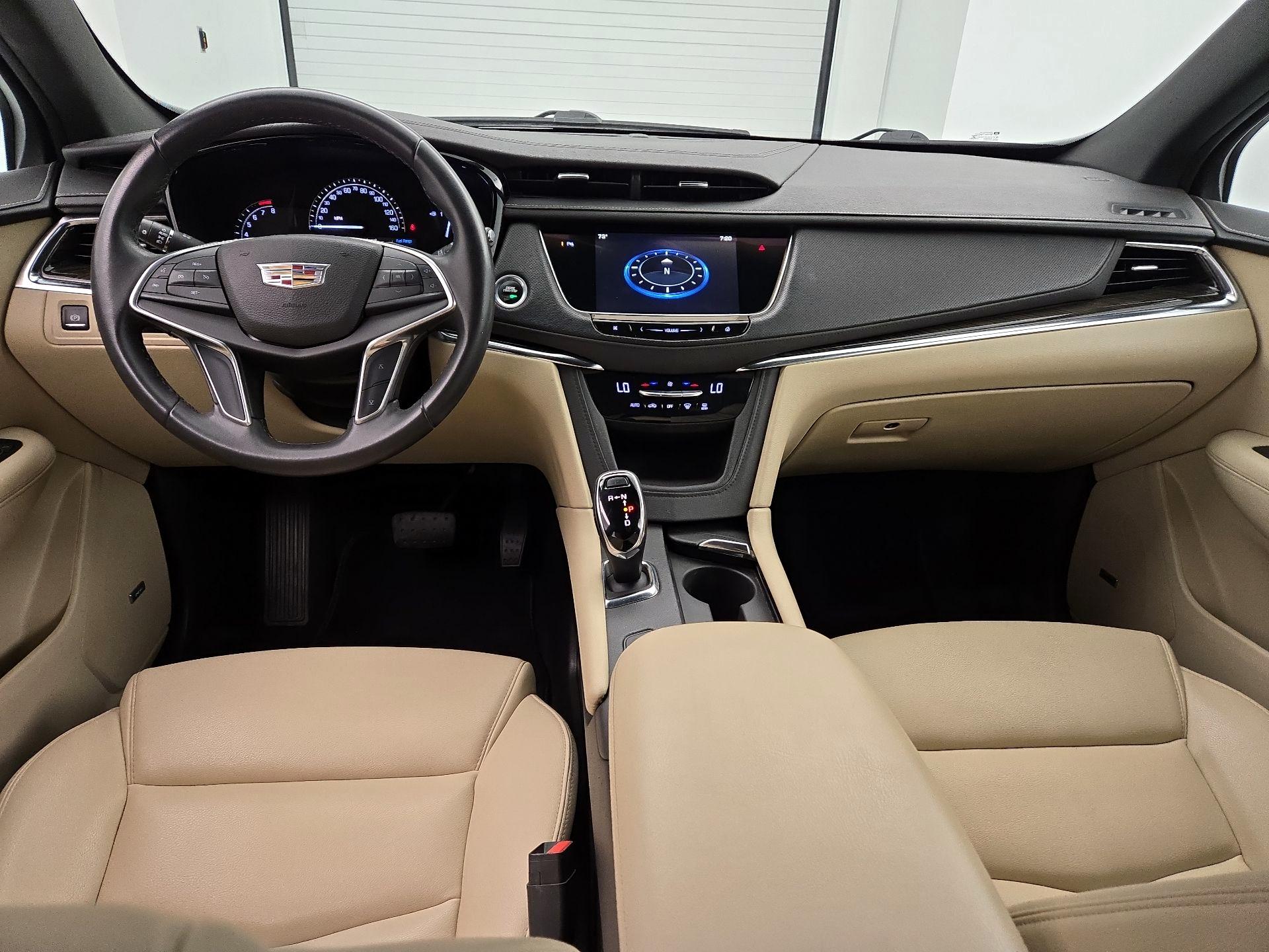 Thumbnail: 2017 Cadillac XT5 - 9