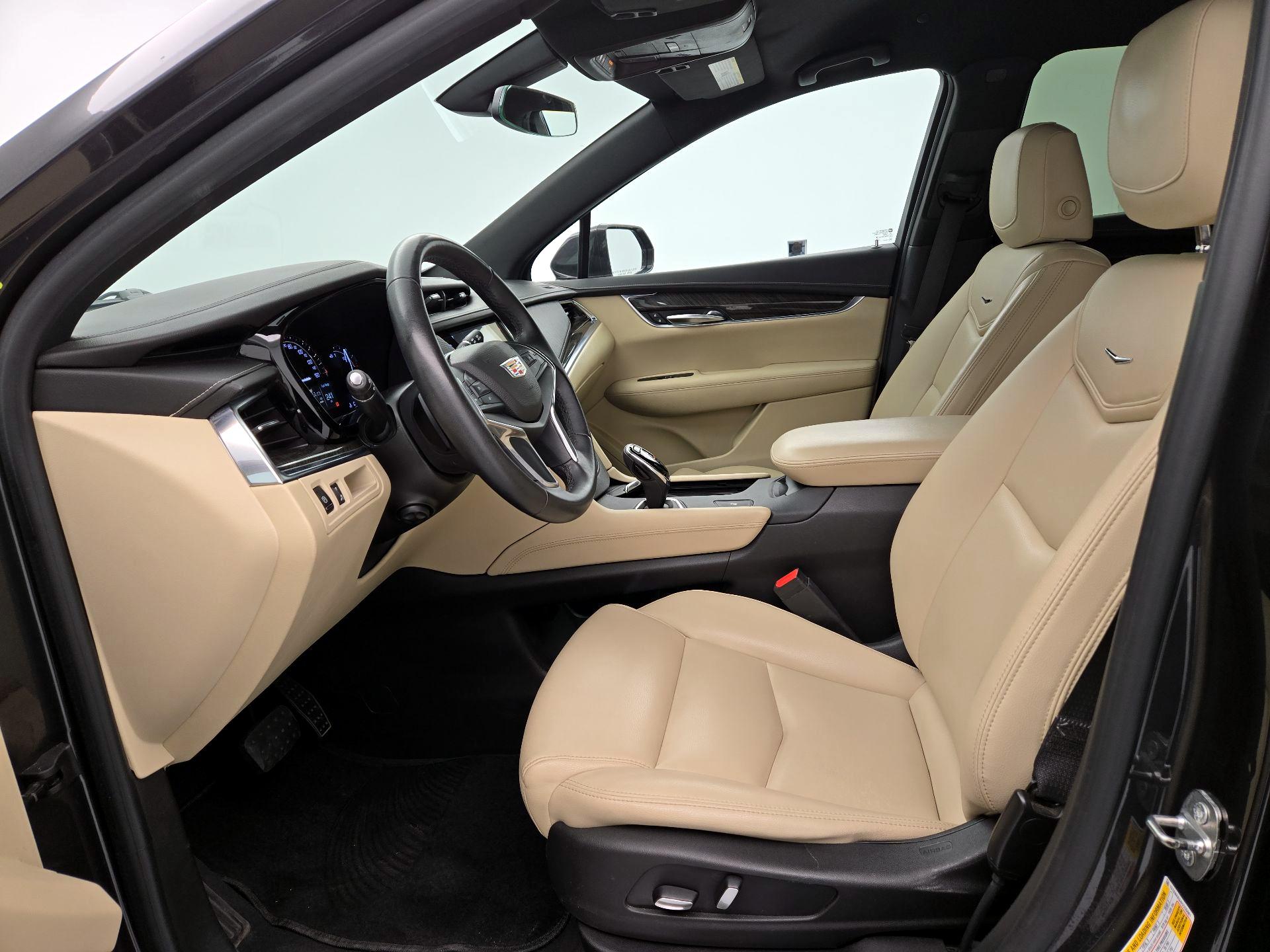 Thumbnail: 2017 Cadillac XT5 - 11