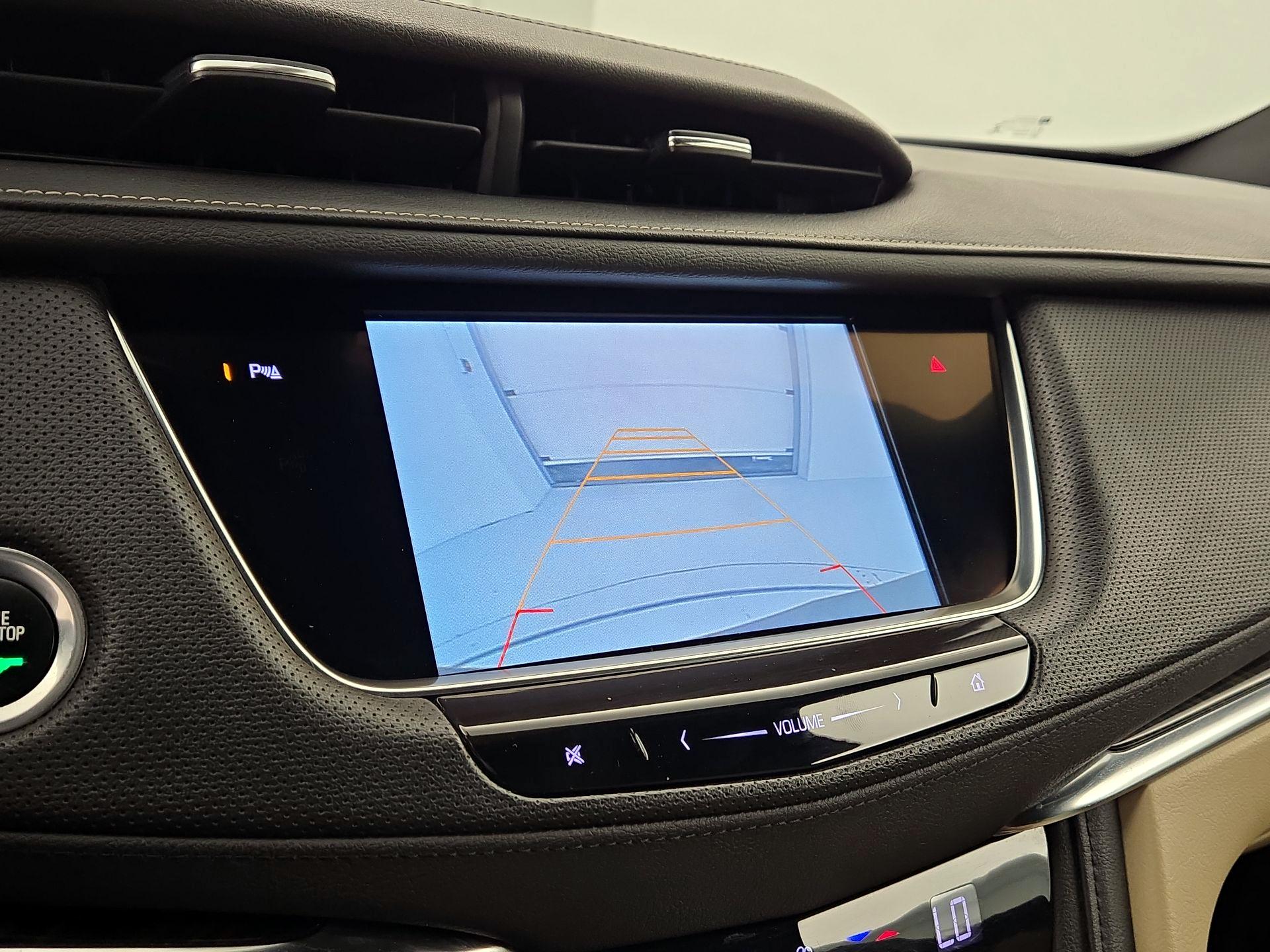 Thumbnail: 2017 Cadillac XT5 - 14