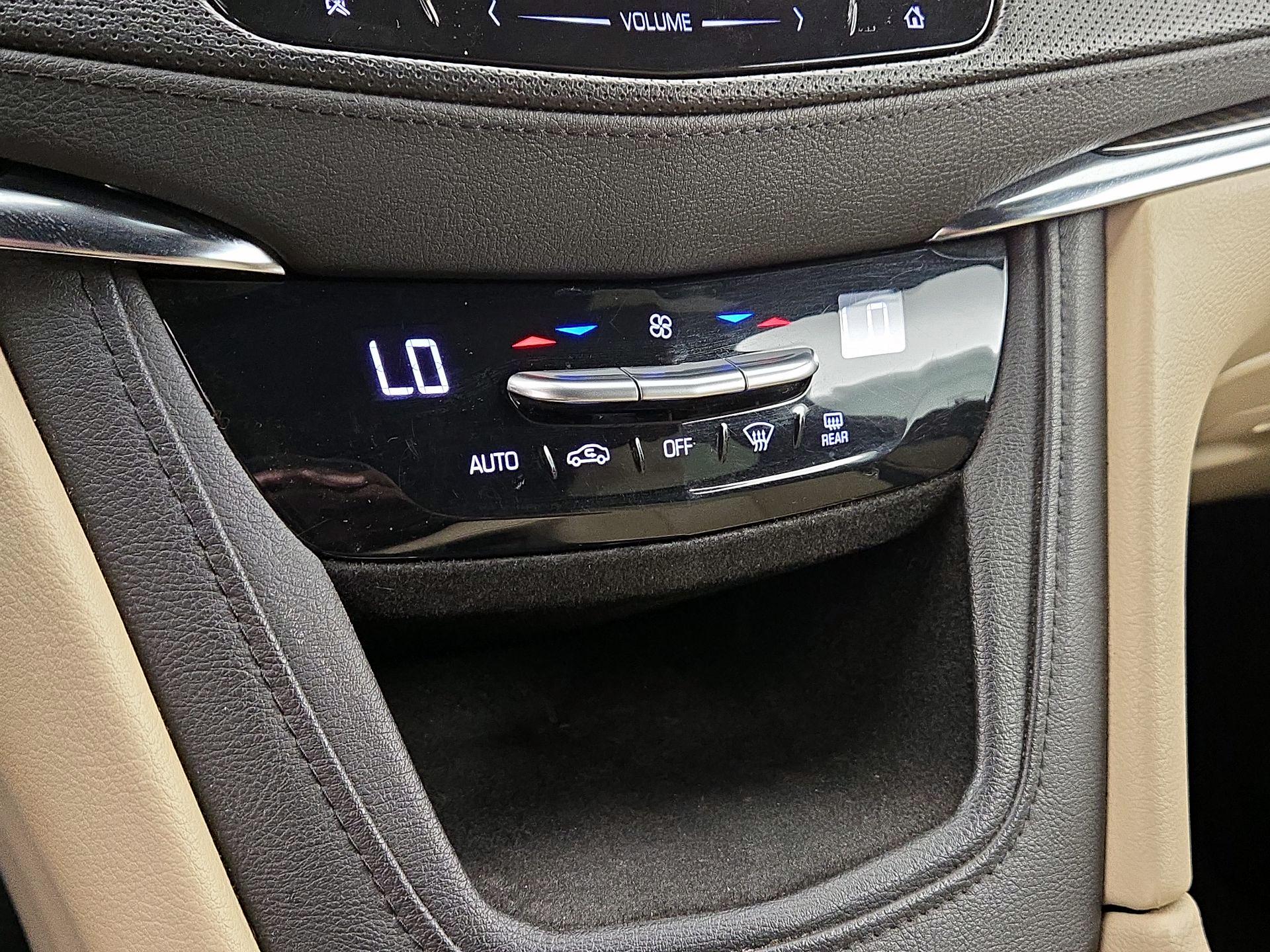 Thumbnail: 2017 Cadillac XT5 - 16