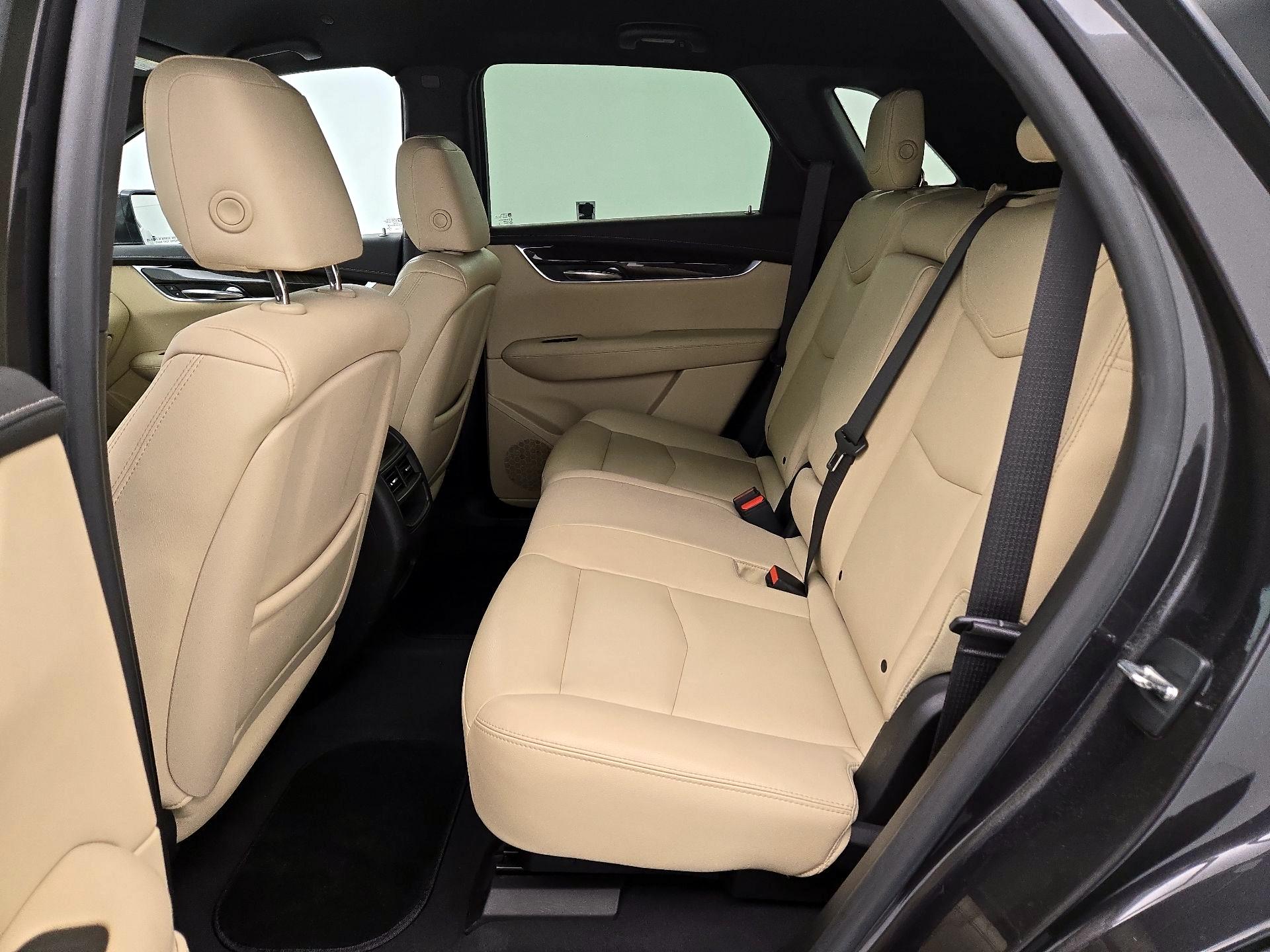 Thumbnail: 2017 Cadillac XT5 - 19