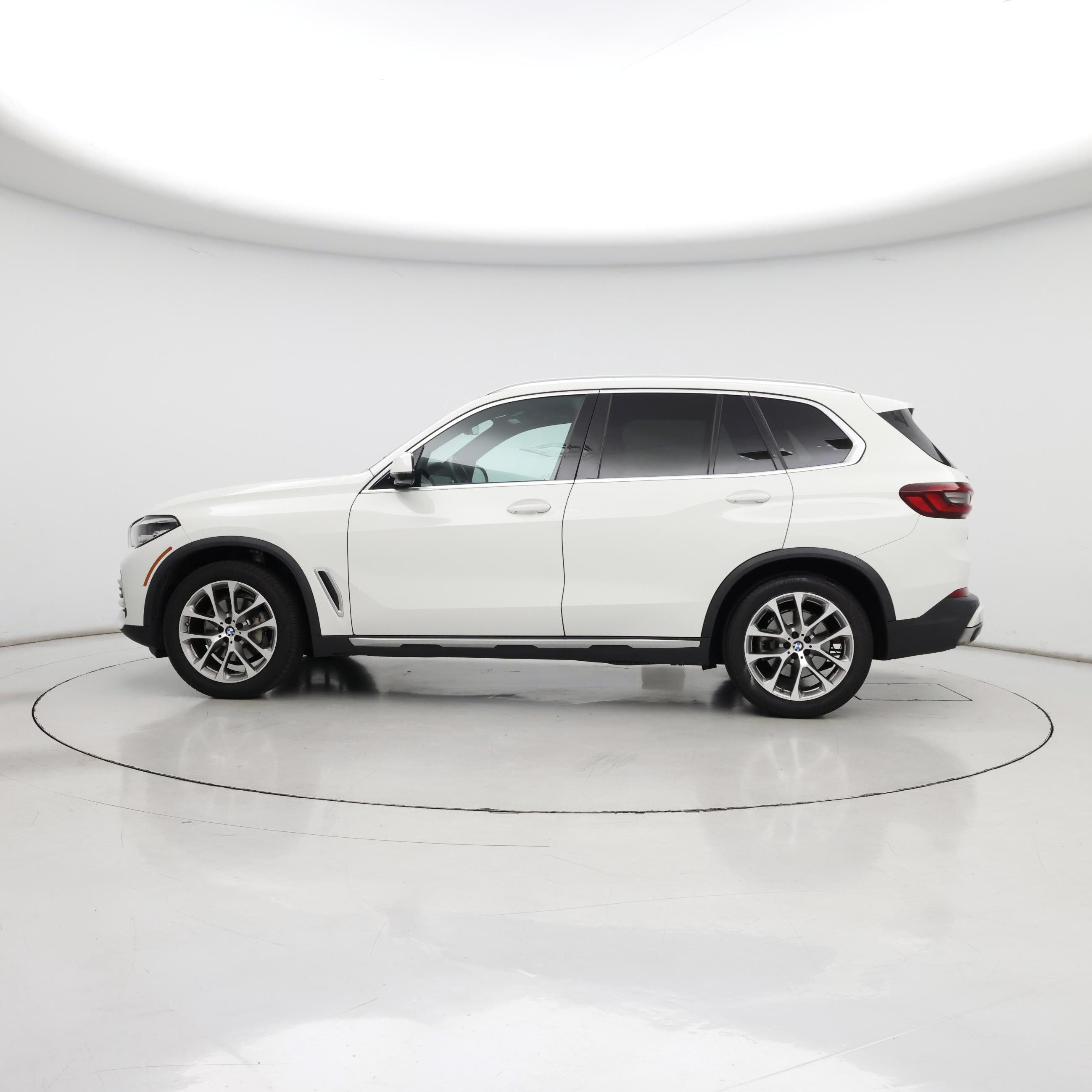 Thumbnail: 2021 BMW X5 - 3