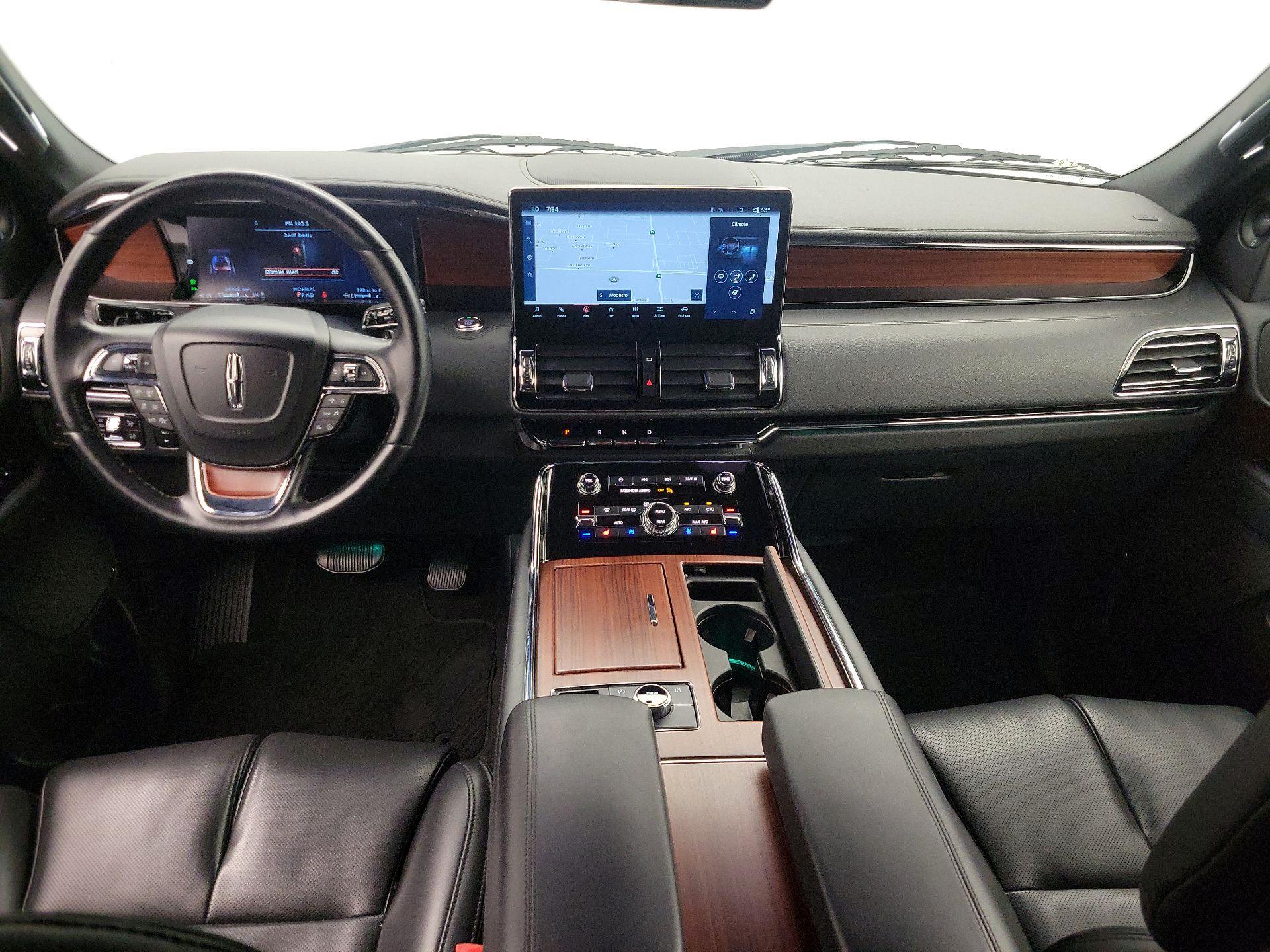 Thumbnail: 2022 Lincoln Navigator L - 9