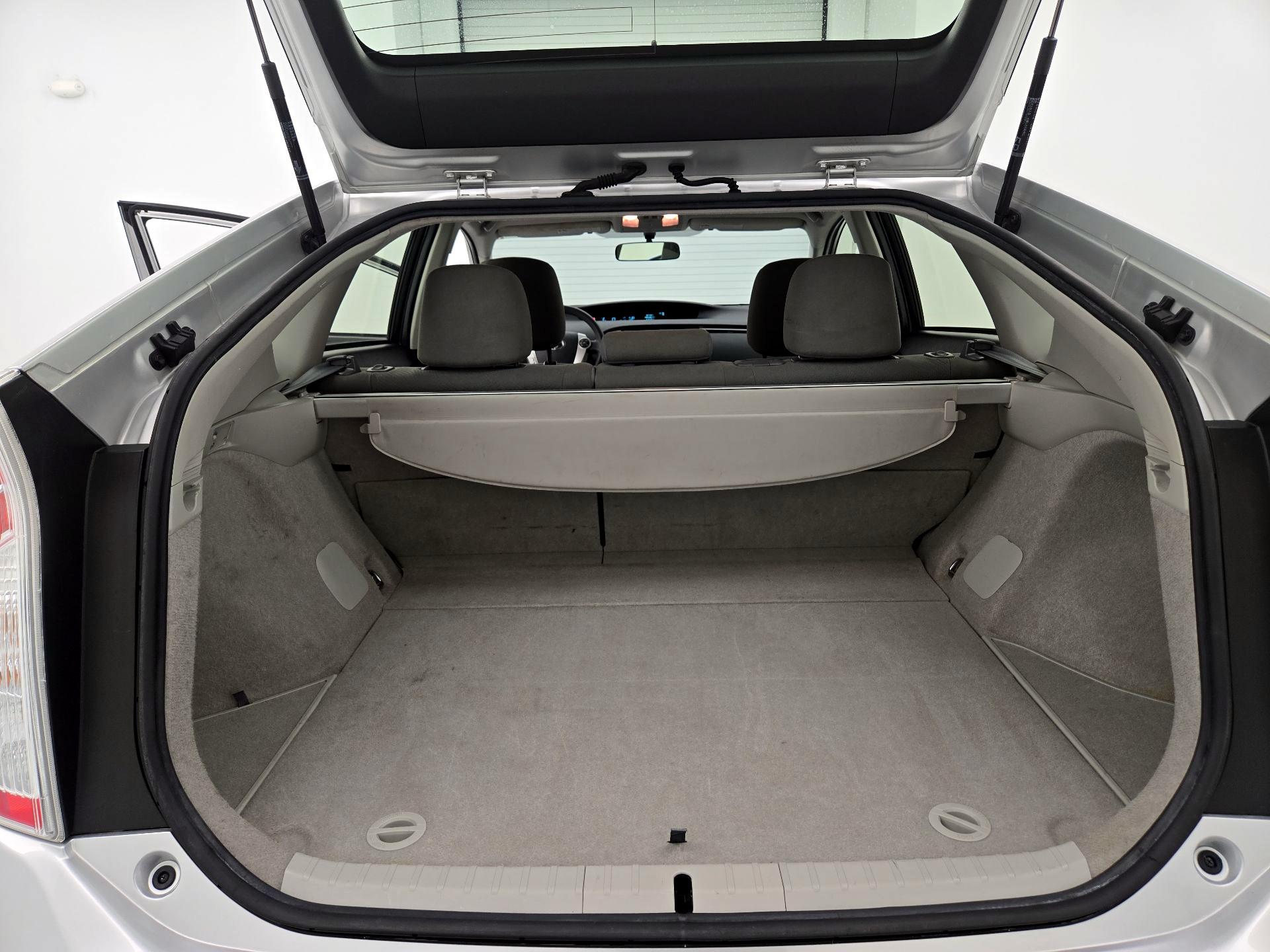 Thumbnail: 2015 Toyota Prius - 20