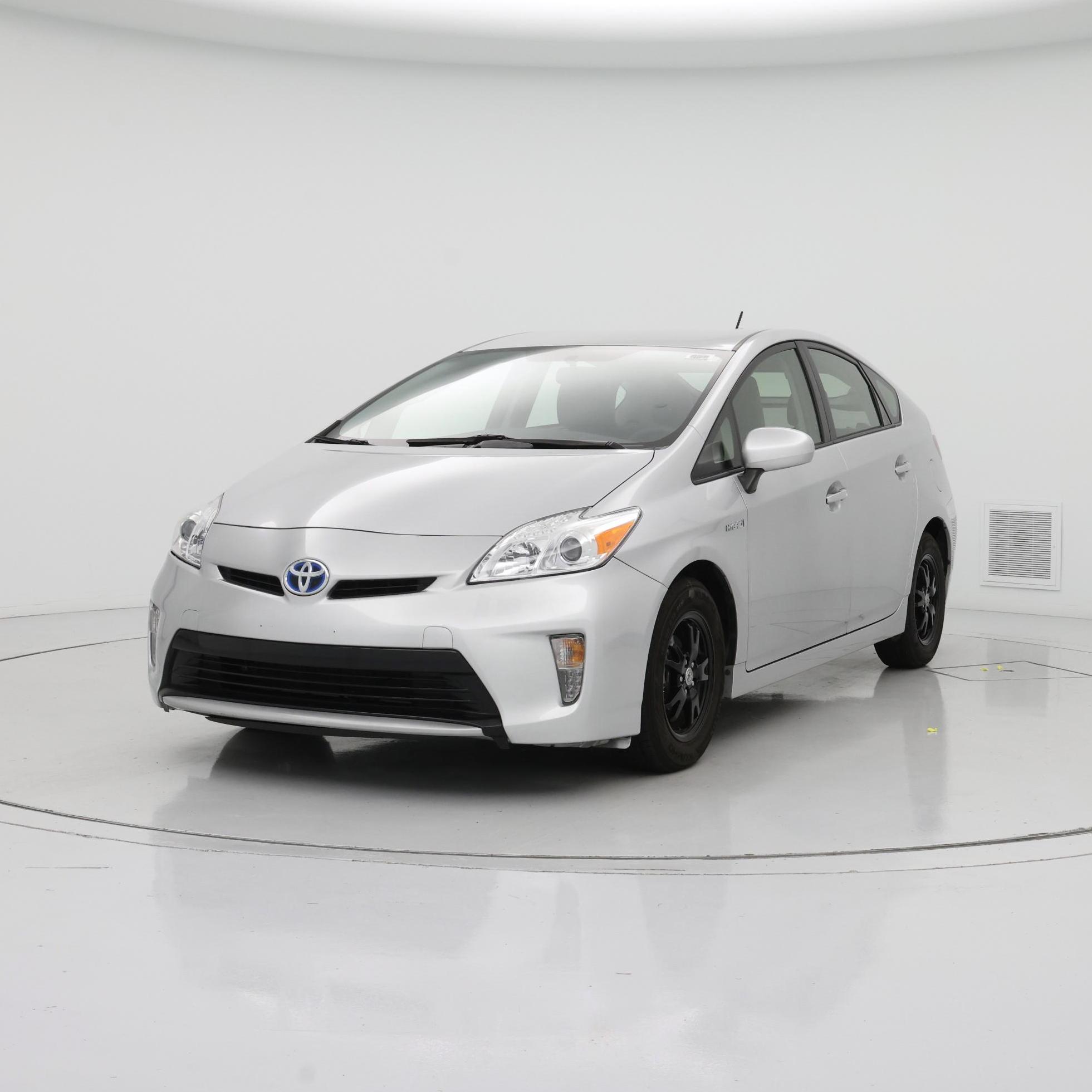 Thumbnail: 2015 Toyota Prius - 4