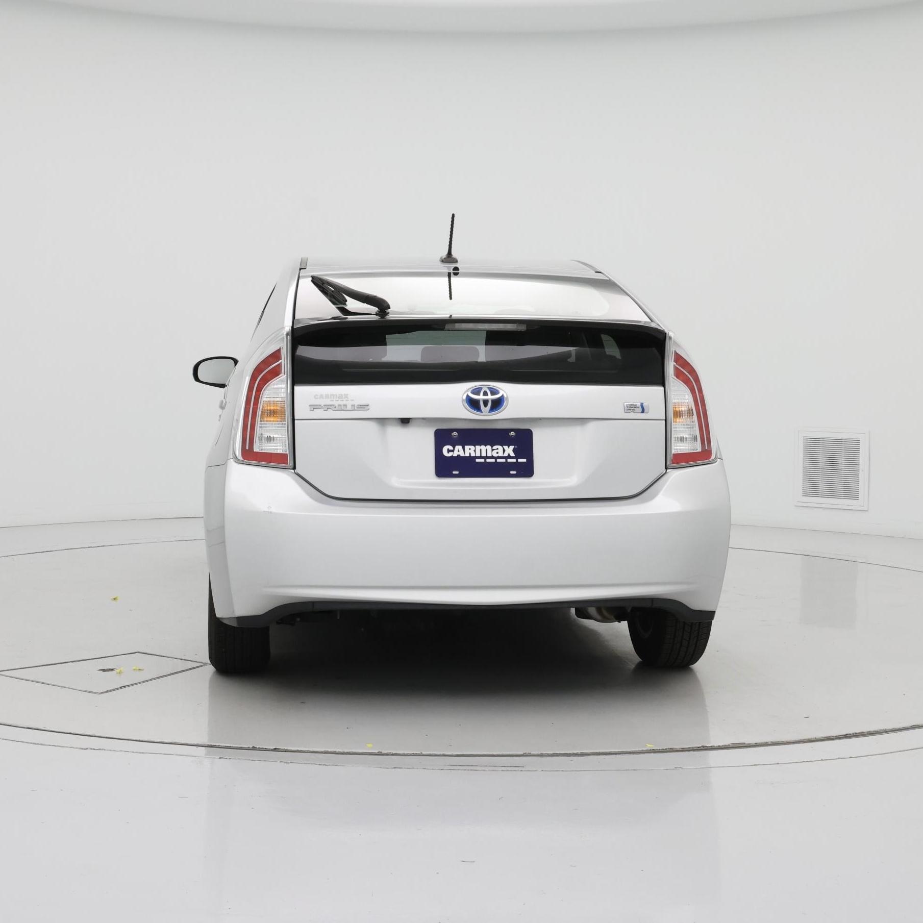 Thumbnail: 2015 Toyota Prius - 6