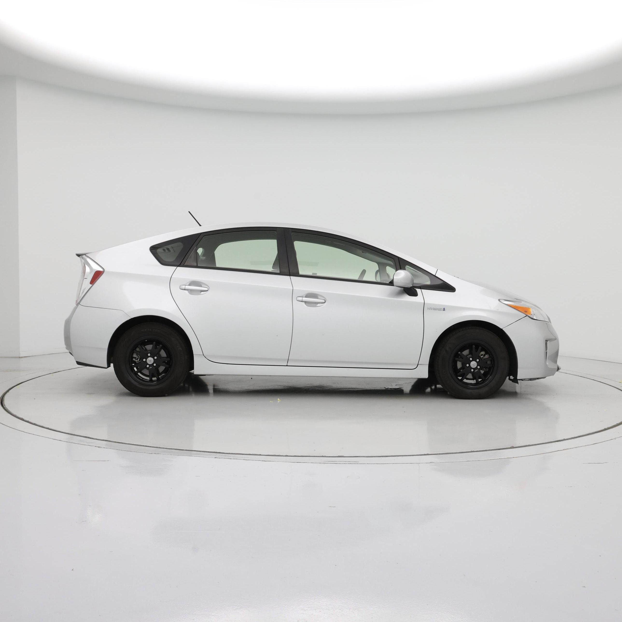 Thumbnail: 2015 Toyota Prius - 7