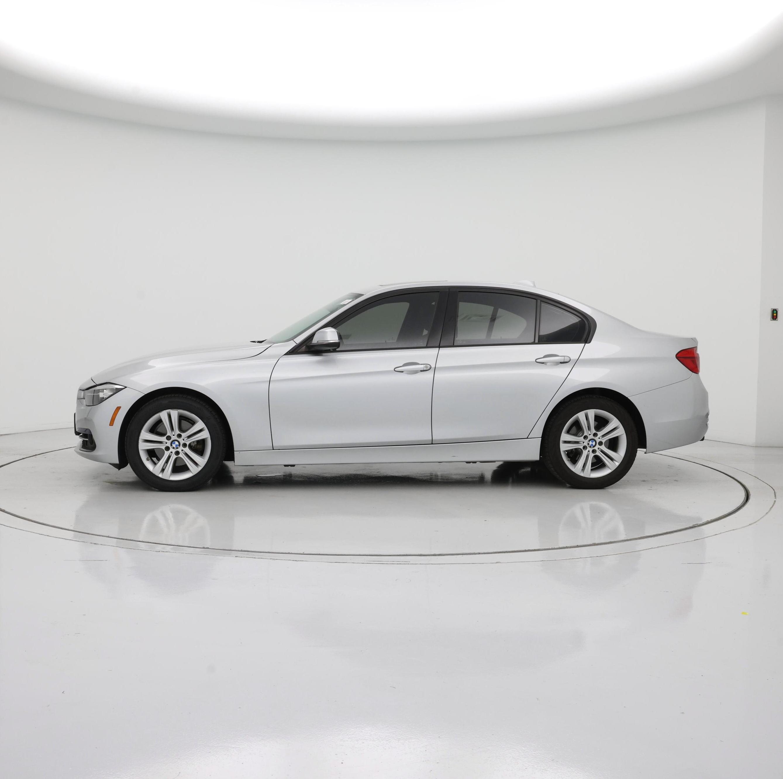 Thumbnail: 2016 BMW 3 Series - 3