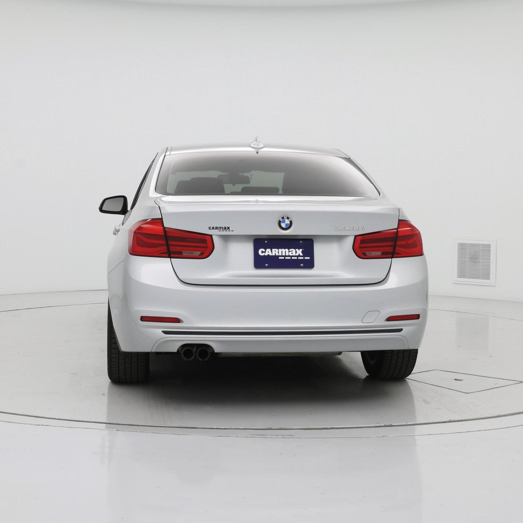 Thumbnail: 2016 BMW 3 Series - 6