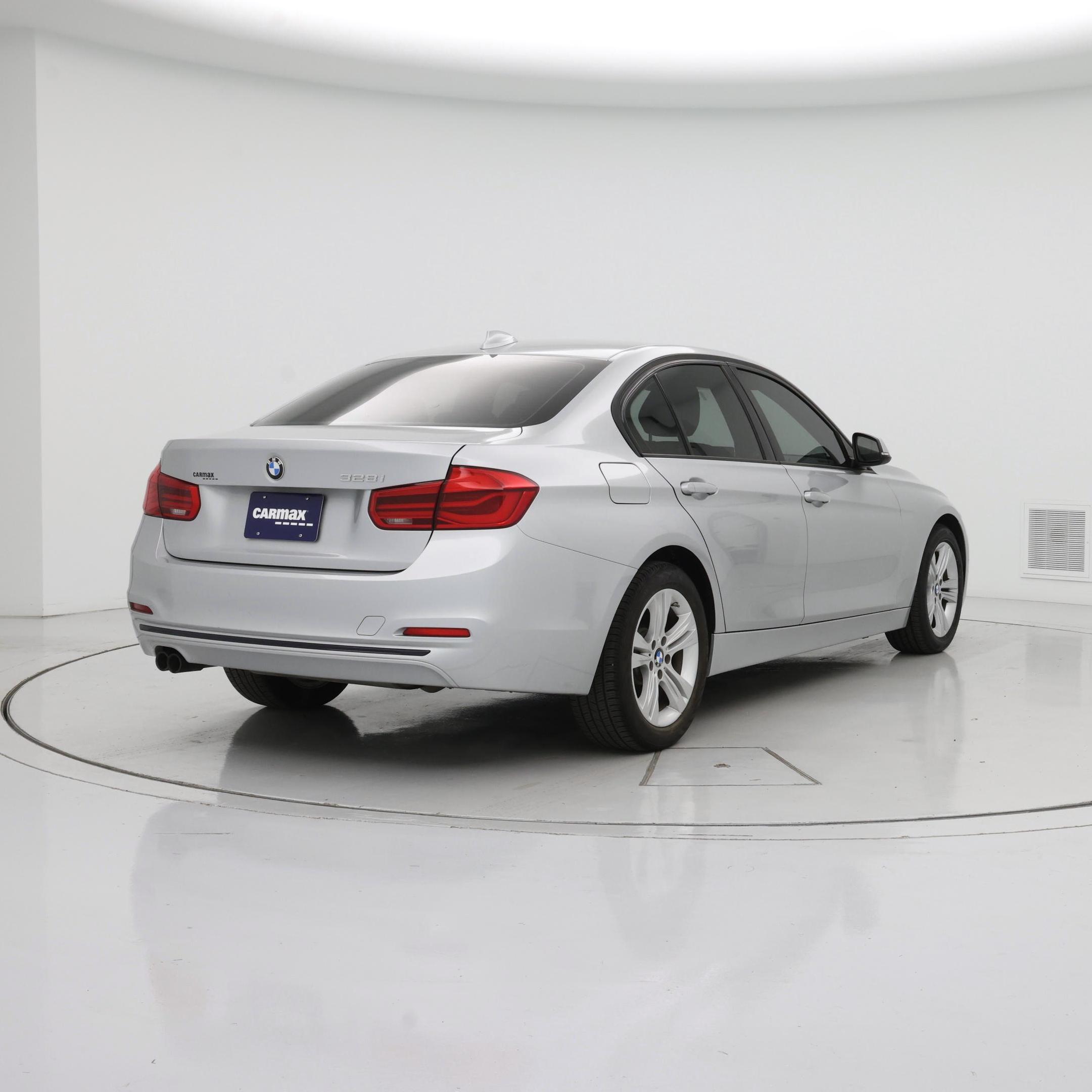 Thumbnail: 2016 BMW 3 Series - 8