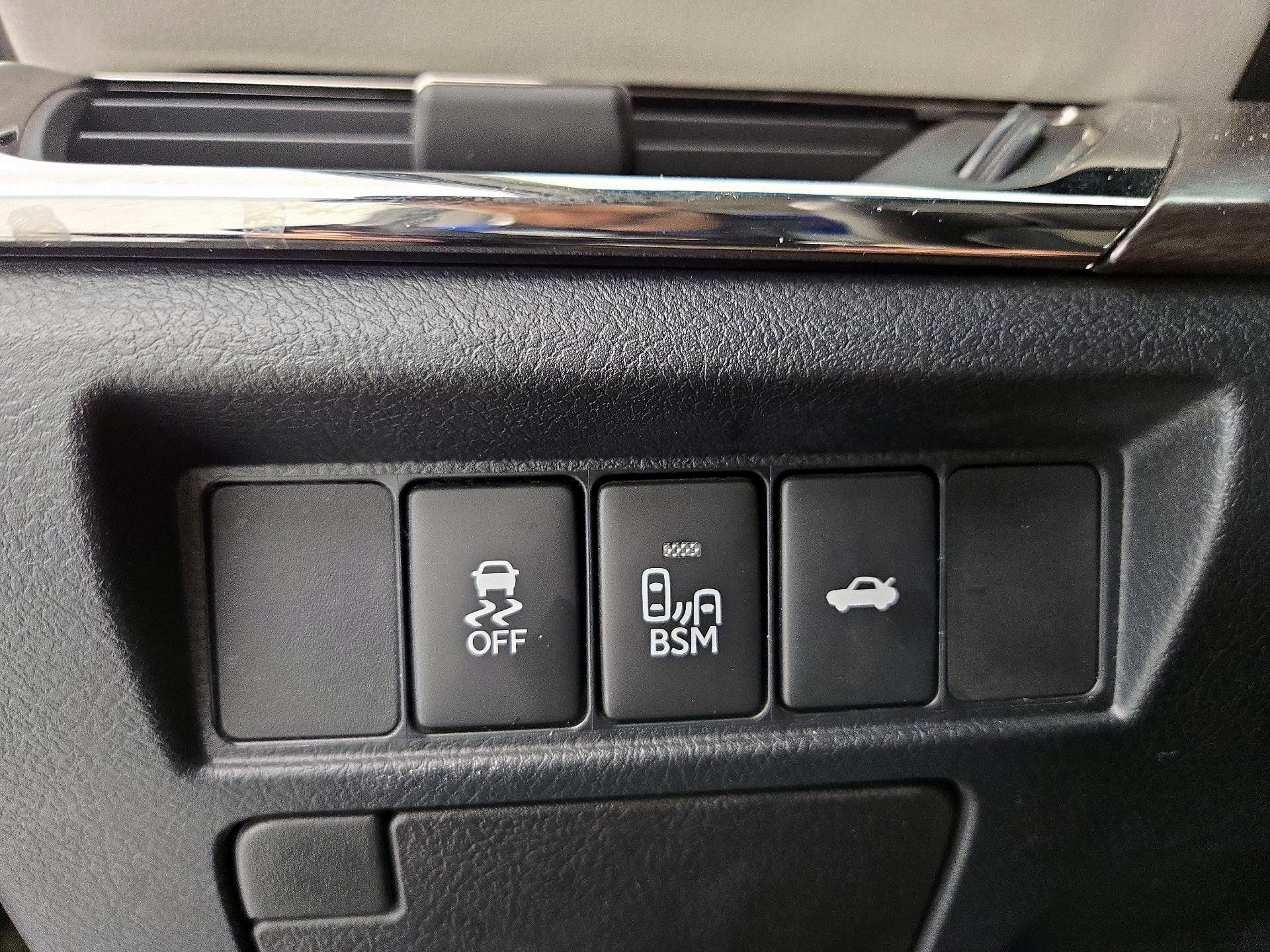 Thumbnail: 2016 Toyota Avalon - 13