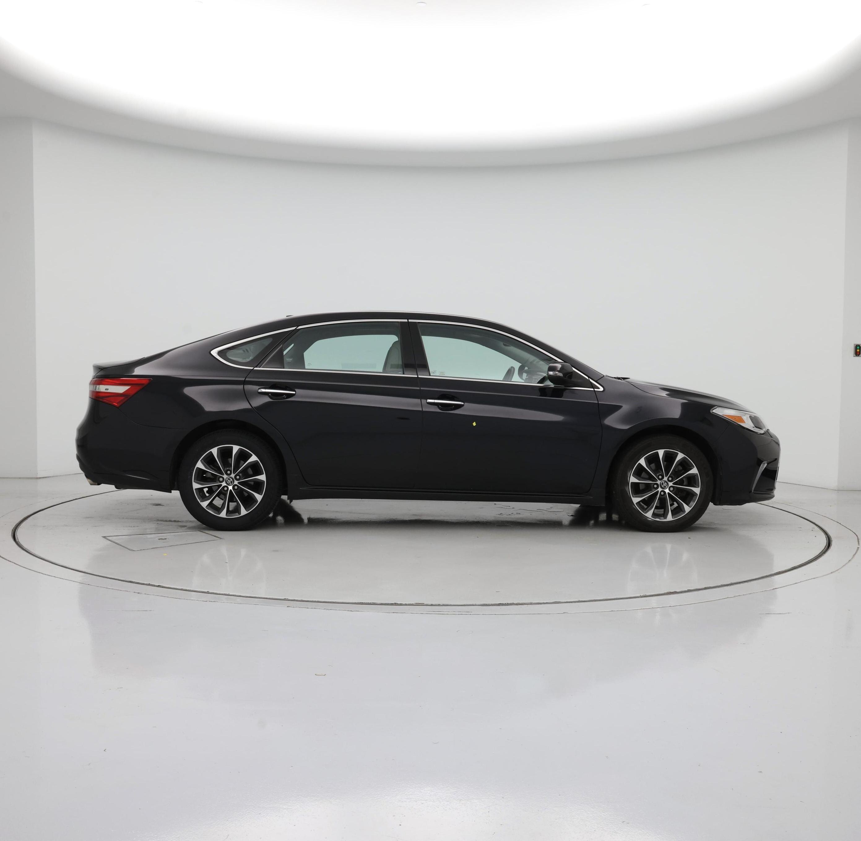 Thumbnail: 2016 Toyota Avalon - 7