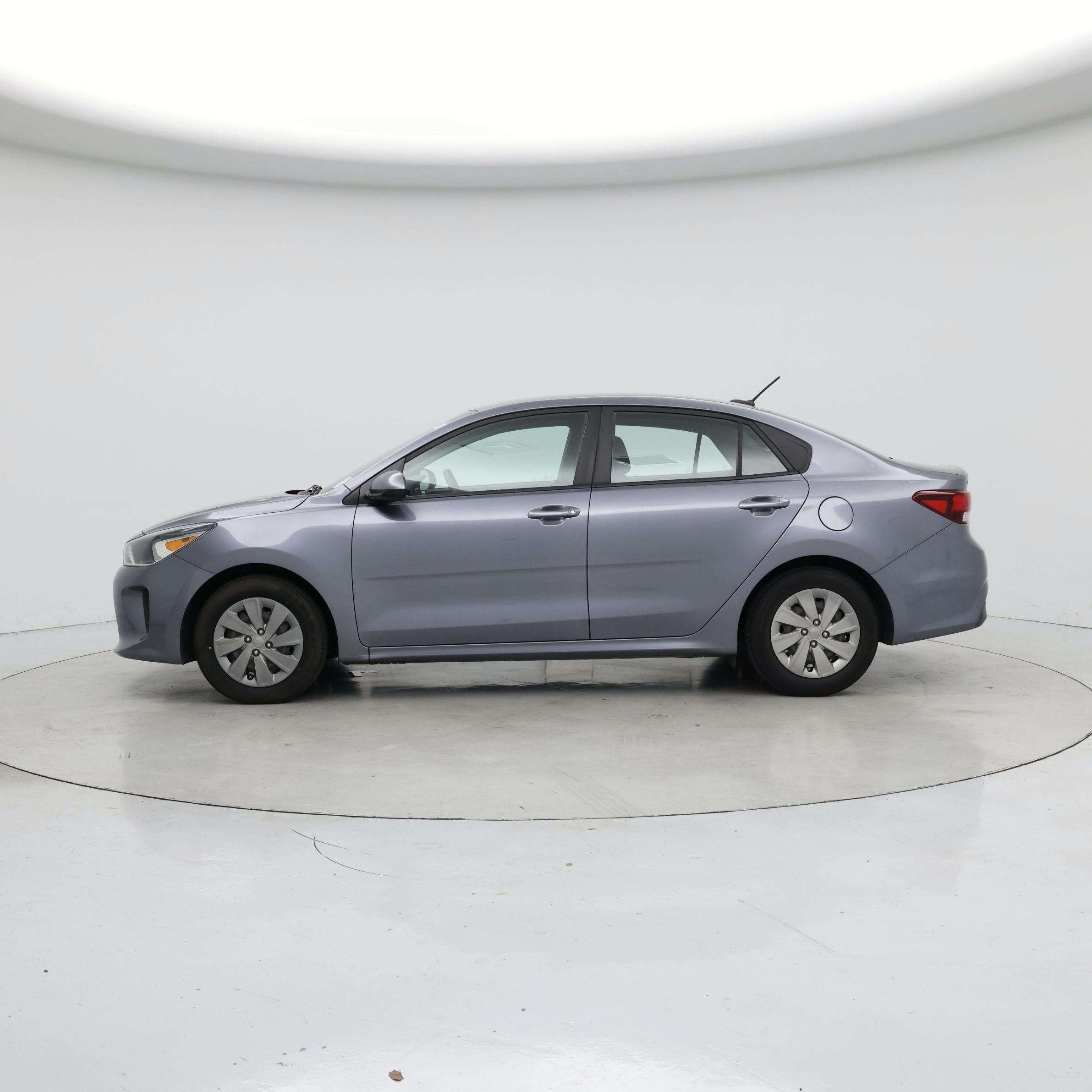 Thumbnail: 2020 Kia Rio - 3