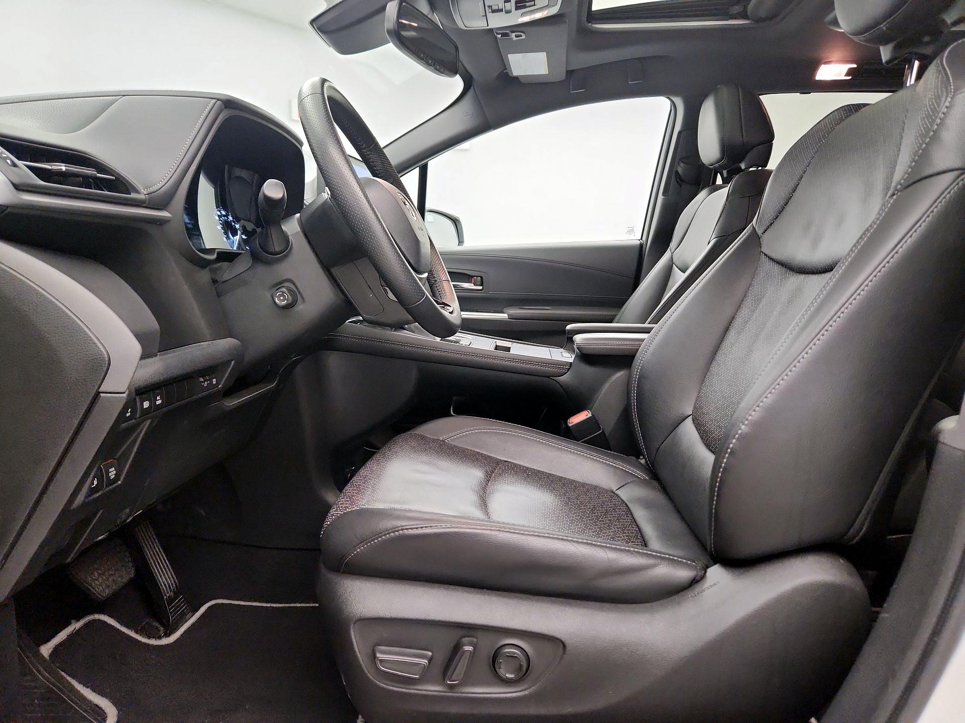 Thumbnail: 2023 Toyota Sienna - 11
