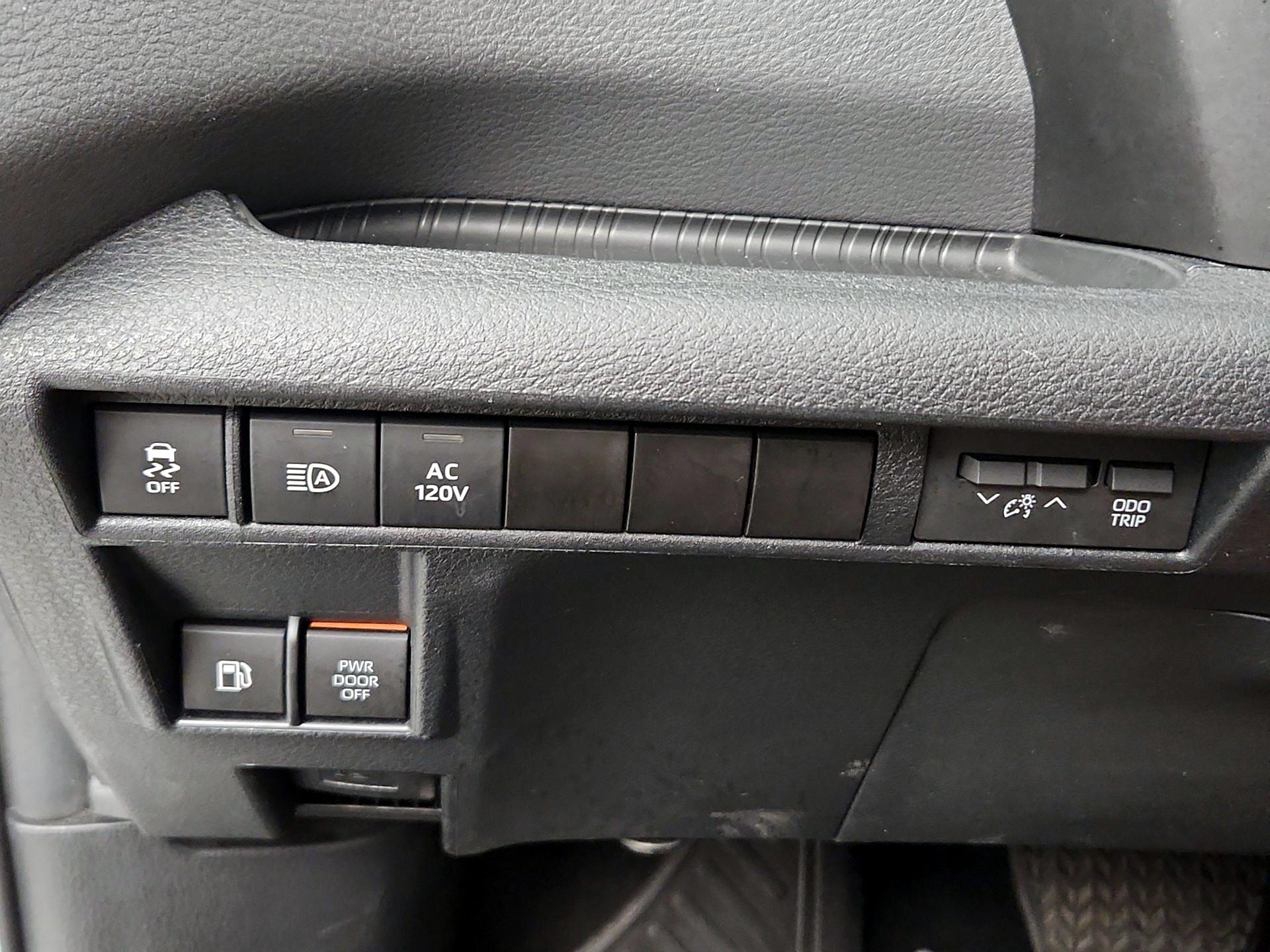 Thumbnail: 2023 Toyota Sienna - 13