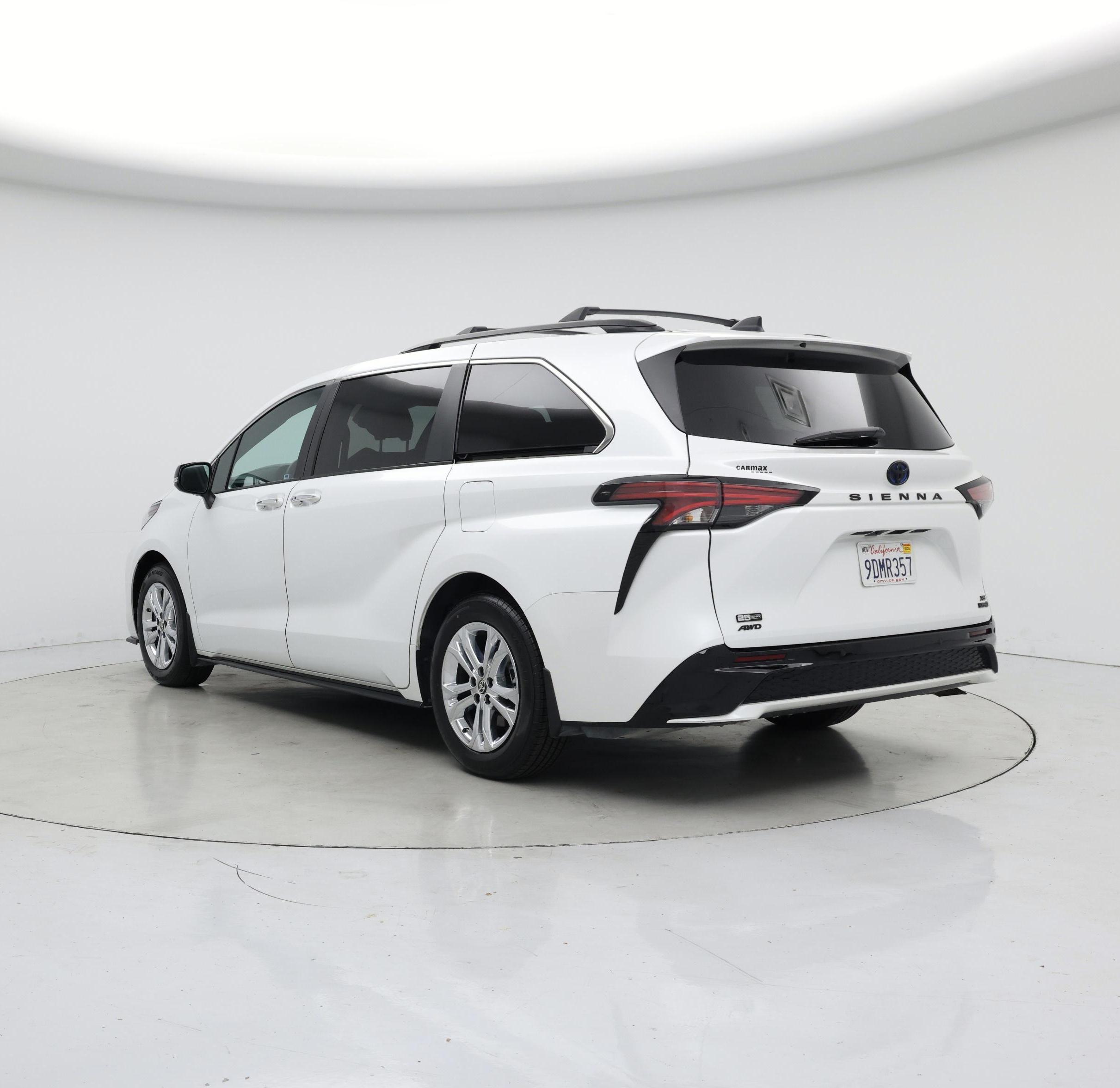 Thumbnail: 2023 Toyota Sienna - 2