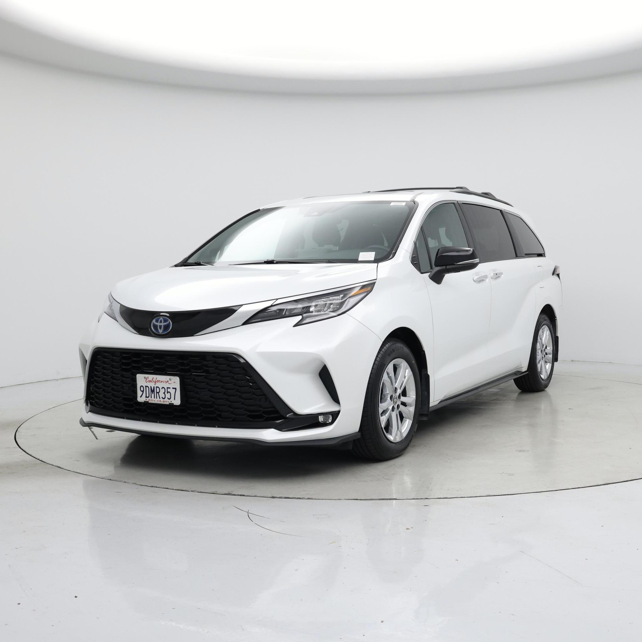 Thumbnail: 2023 Toyota Sienna - 4