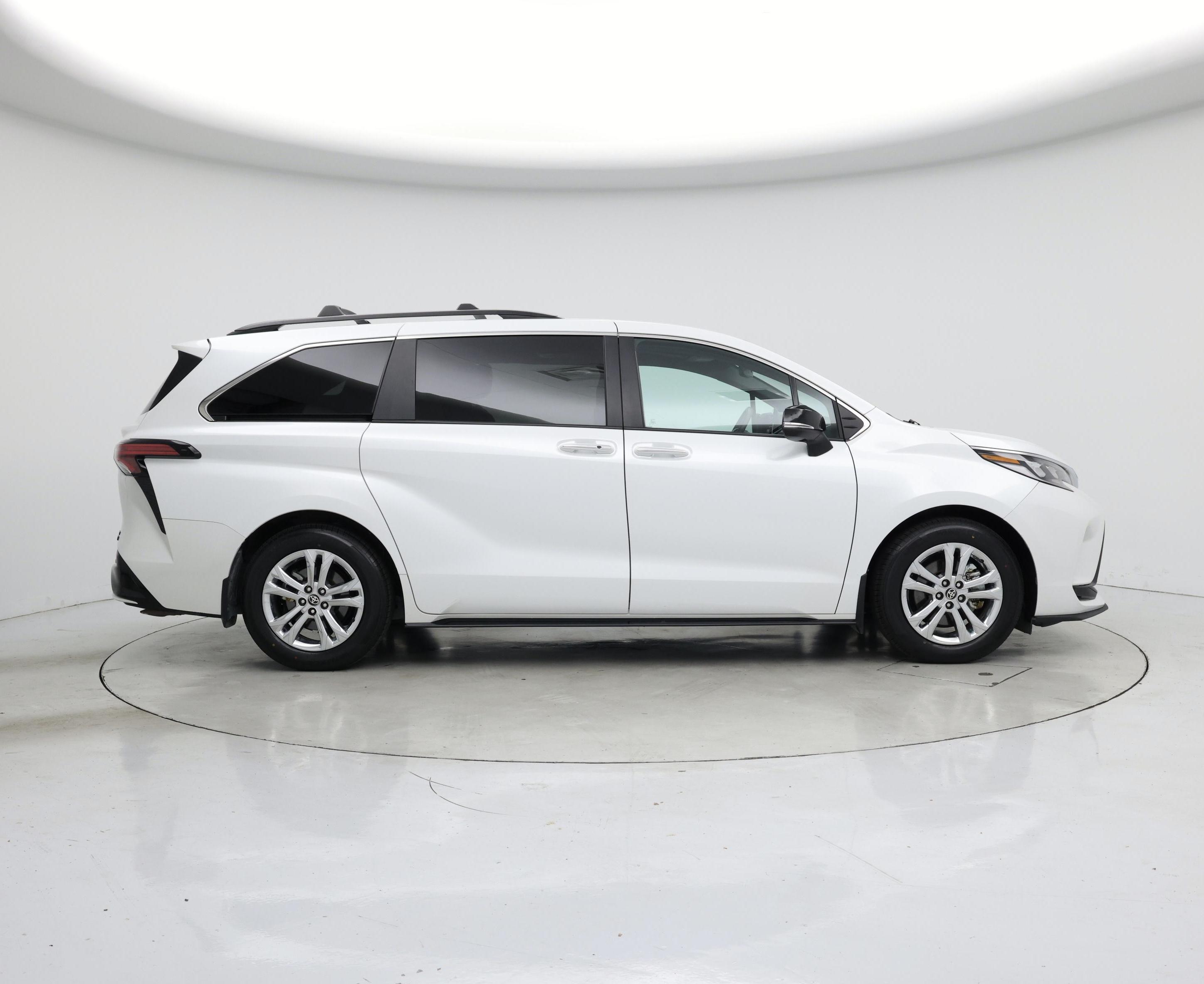 Thumbnail: 2023 Toyota Sienna - 7