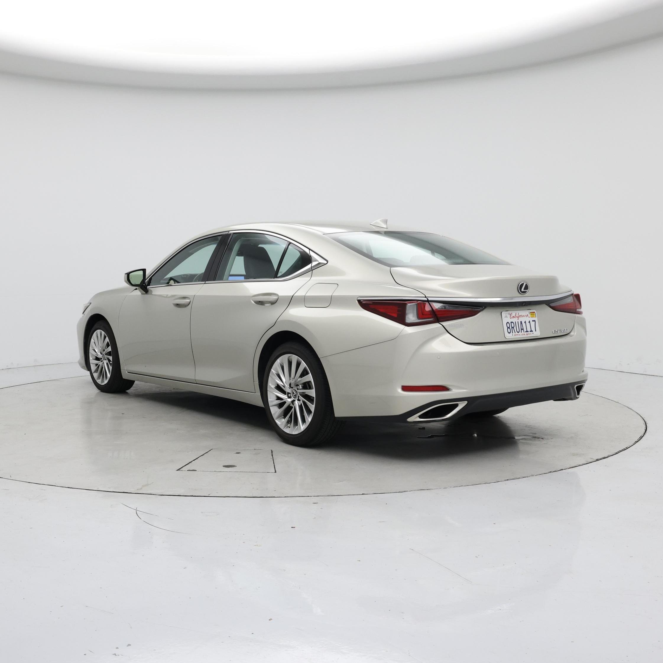 Thumbnail: 2020 Lexus ES - 2