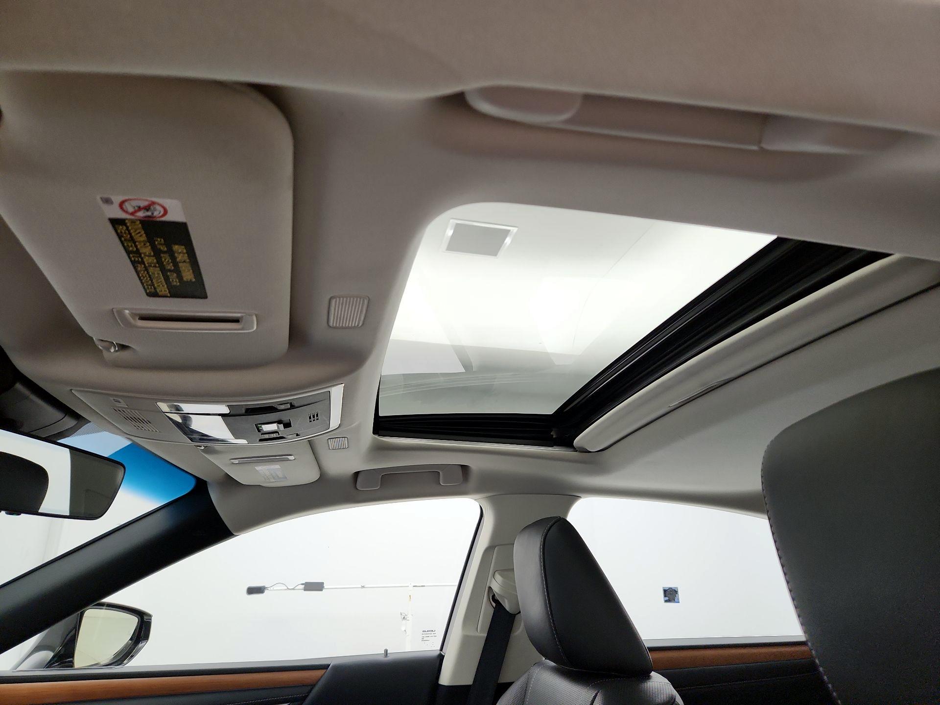 Thumbnail: 2020 Lexus ES - 19