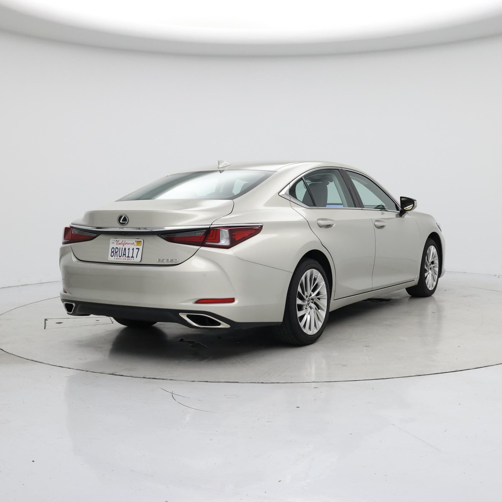 Thumbnail: 2020 Lexus ES - 8