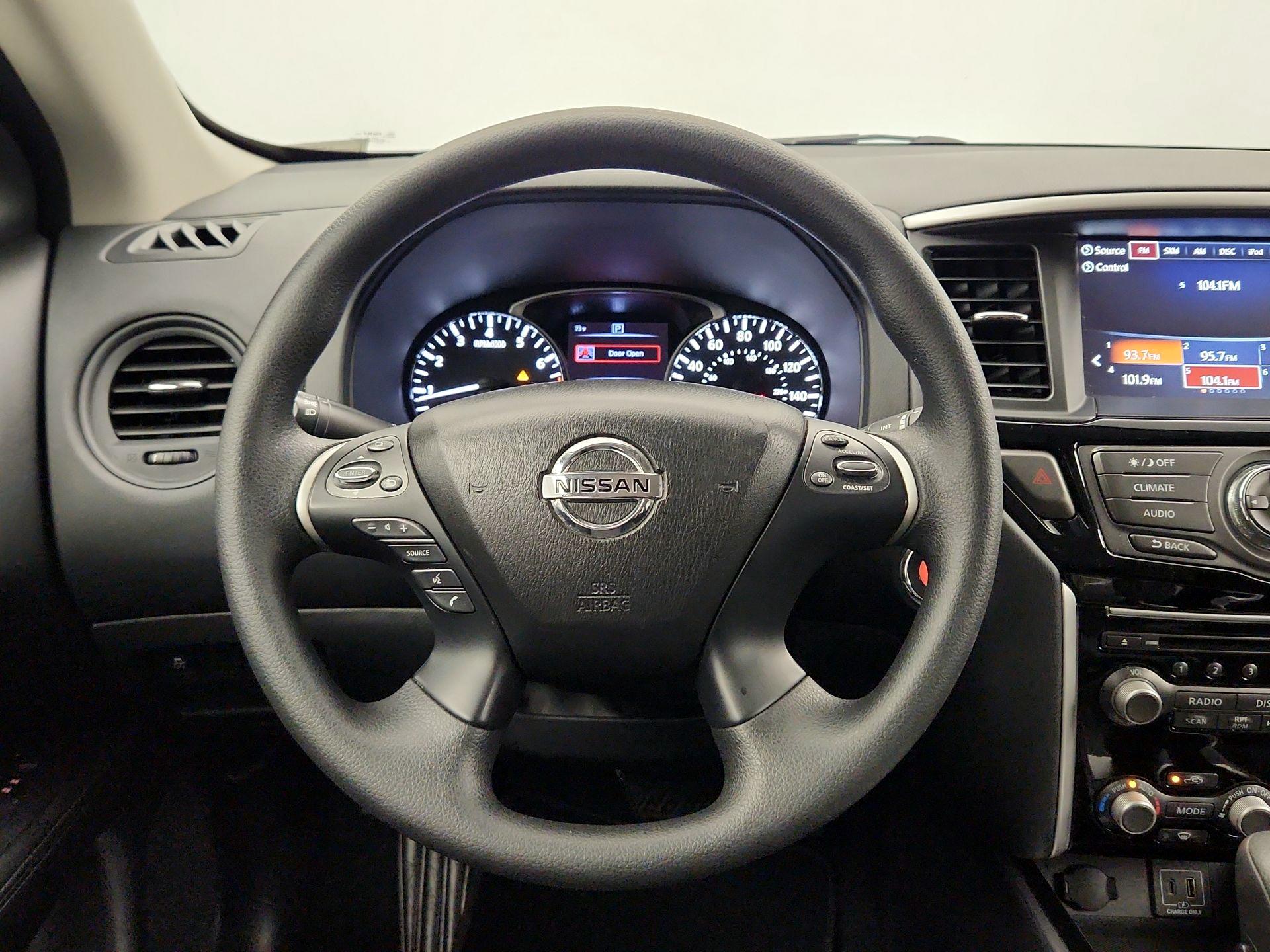 Thumbnail: 2020 Nissan Pathfinder - 10