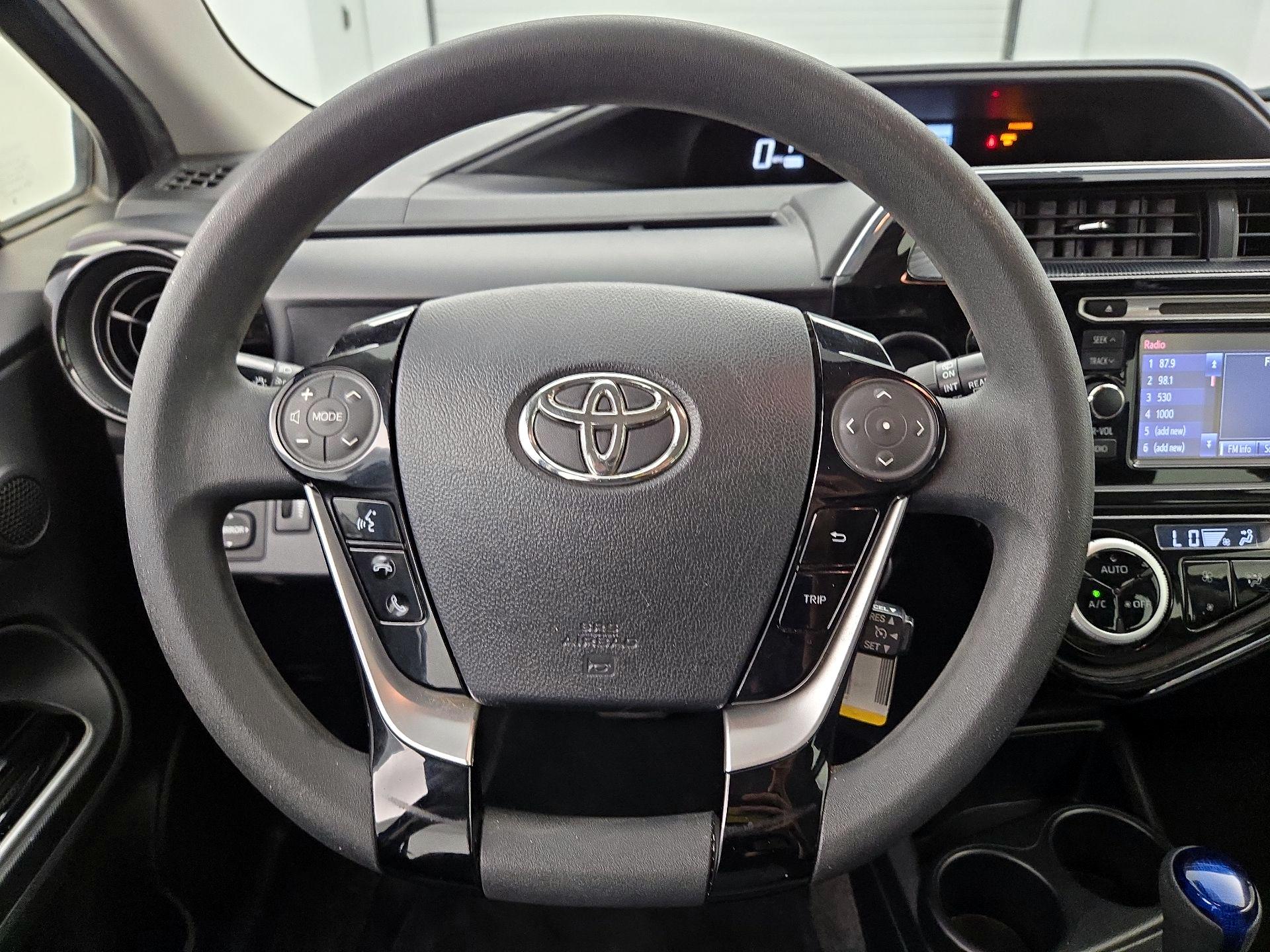 Thumbnail: 2019 Toyota Prius c - 10