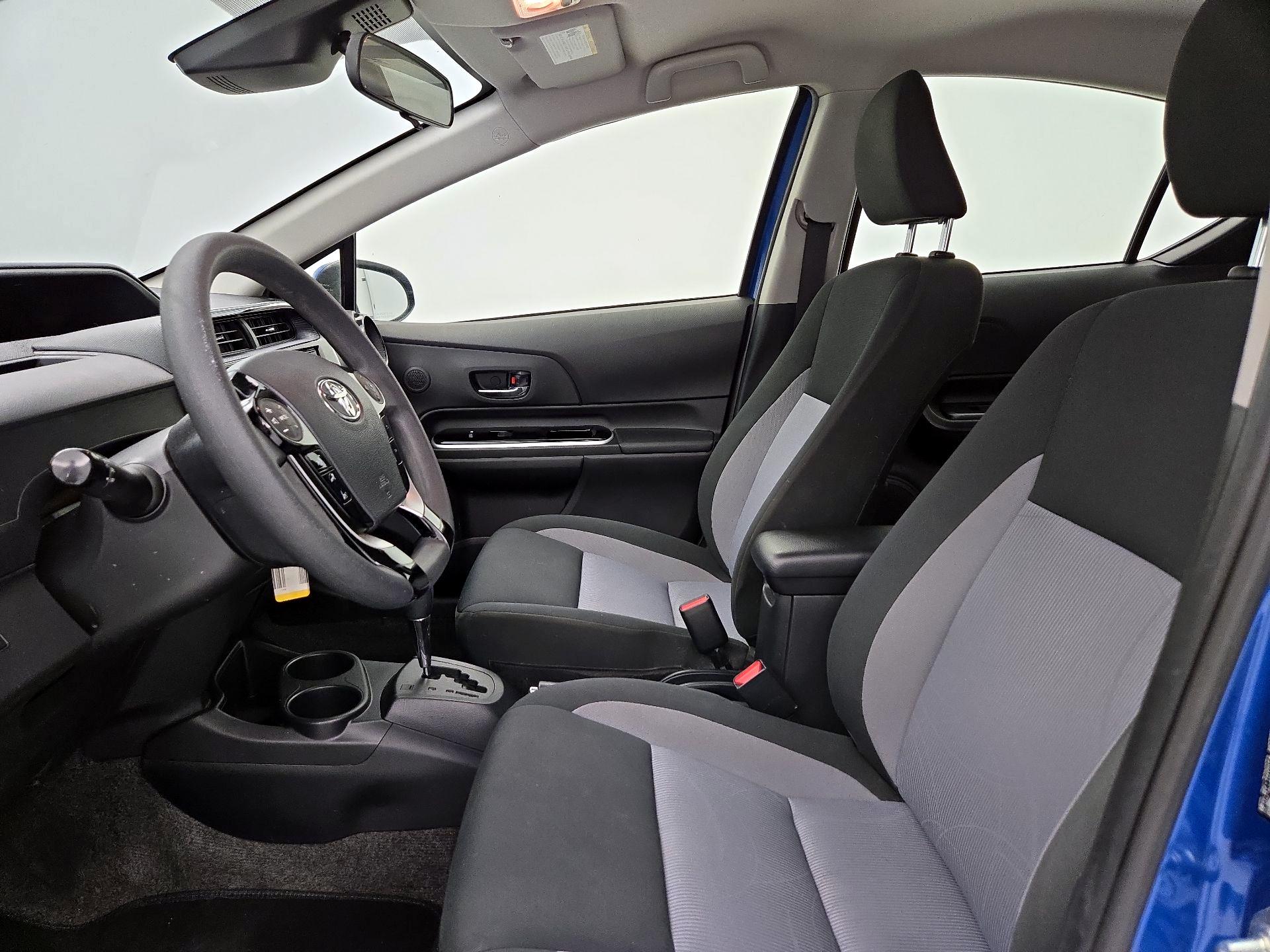 Thumbnail: 2019 Toyota Prius c - 11