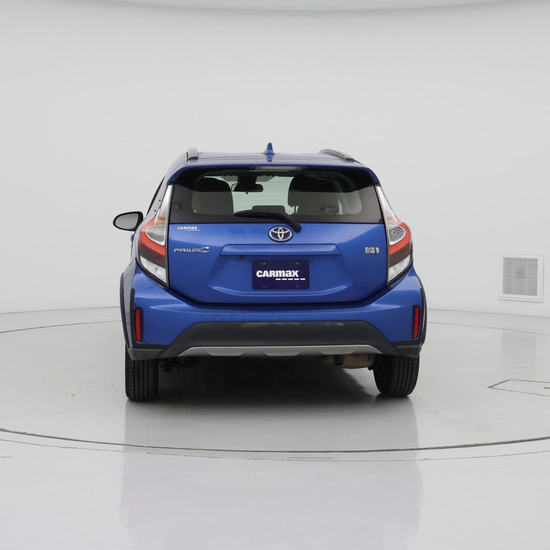 Thumbnail: 2019 Toyota Prius c - 6
