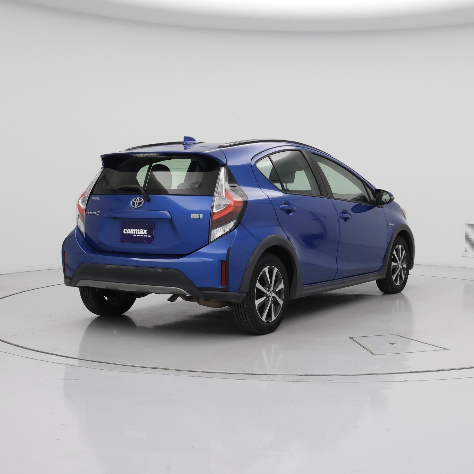 Thumbnail: 2019 Toyota Prius c - 8