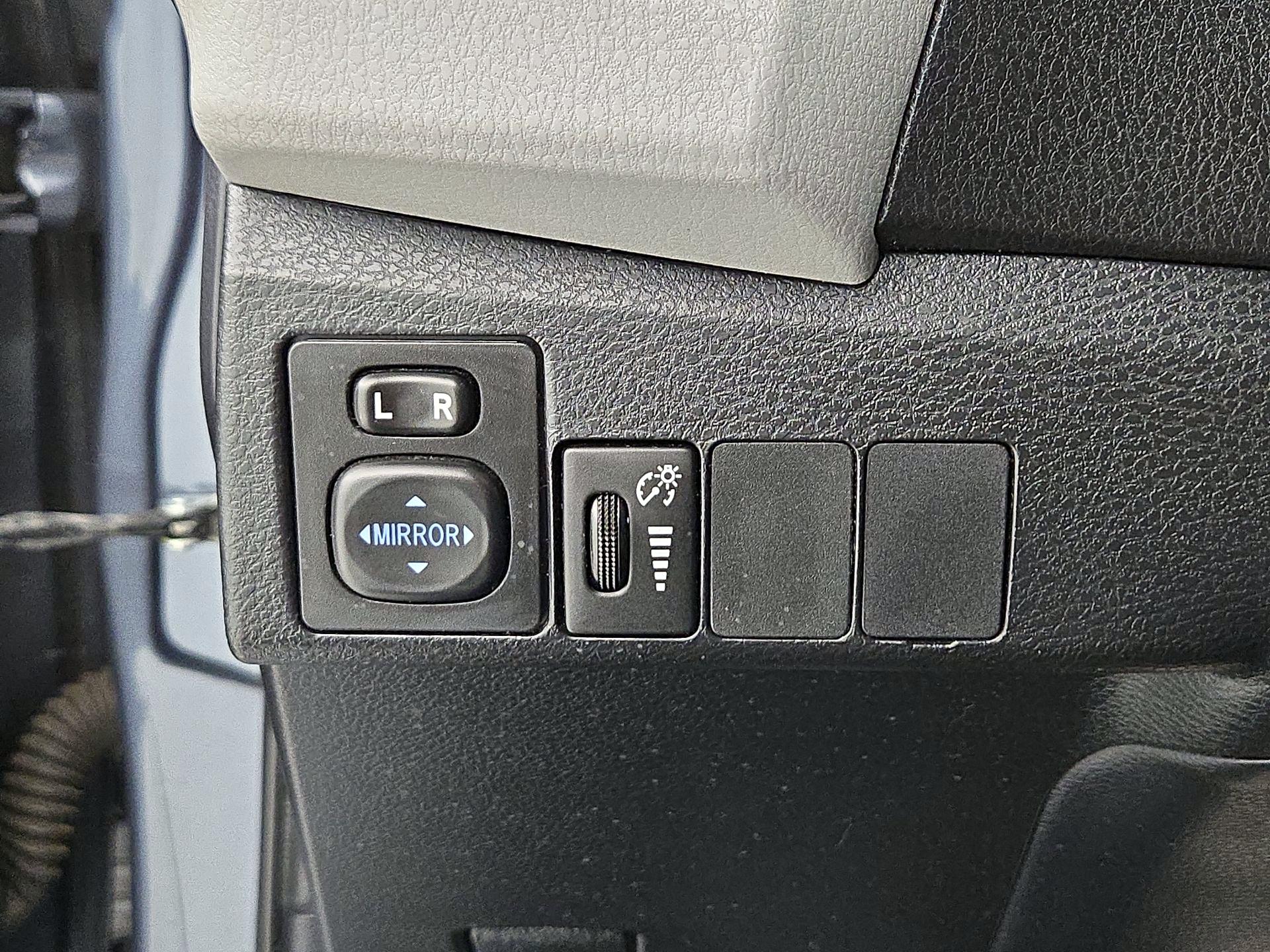 Thumbnail: 2014 Toyota Corolla - 13
