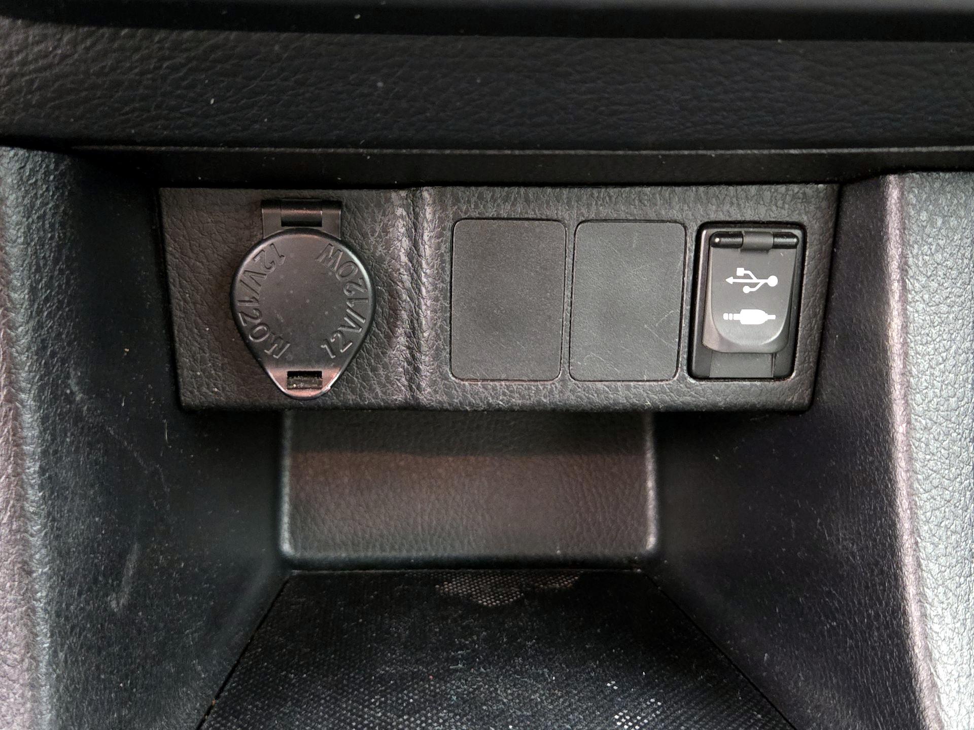 Thumbnail: 2014 Toyota Corolla - 18