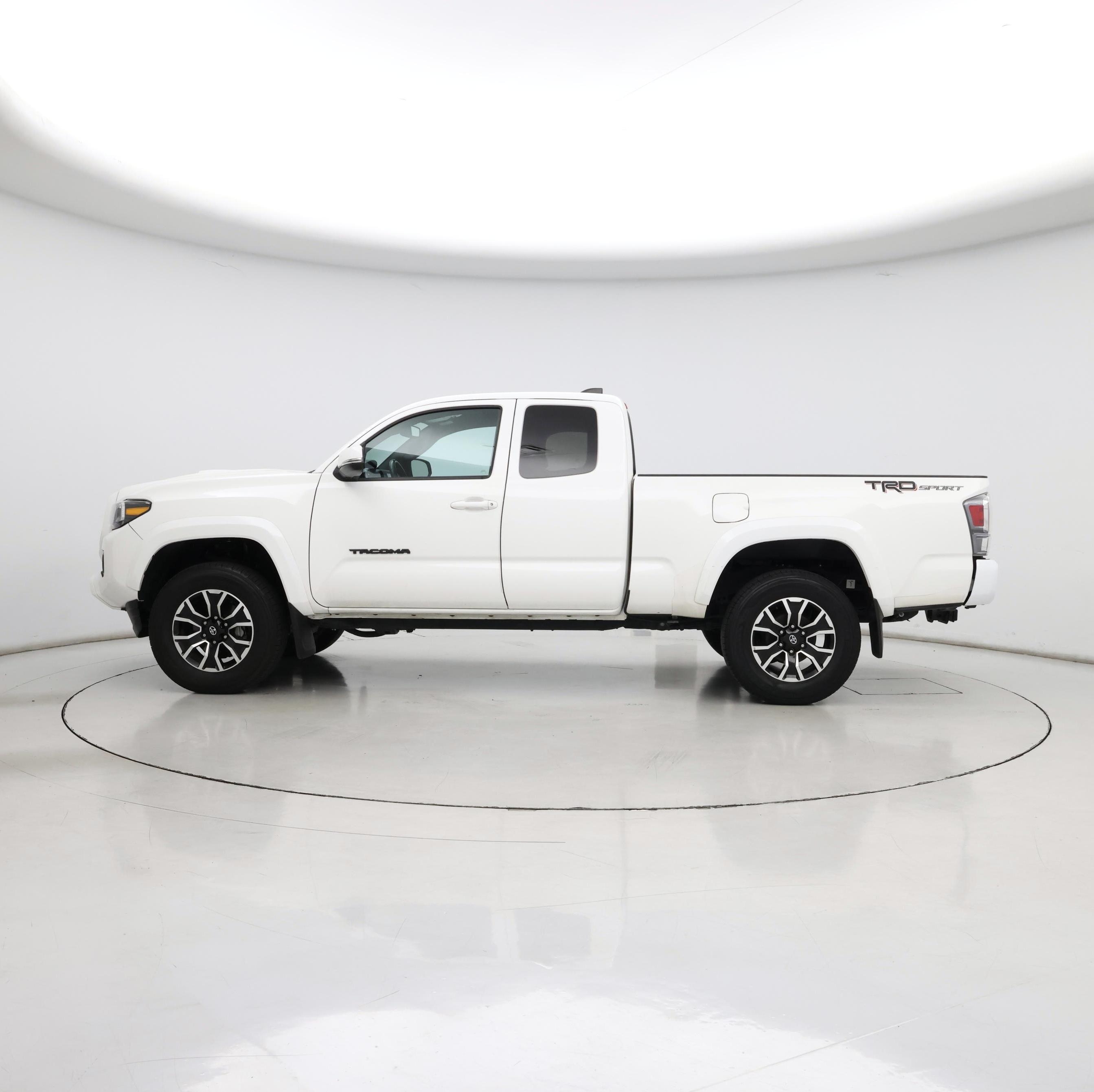Thumbnail: 2022 Toyota Tacoma - 3
