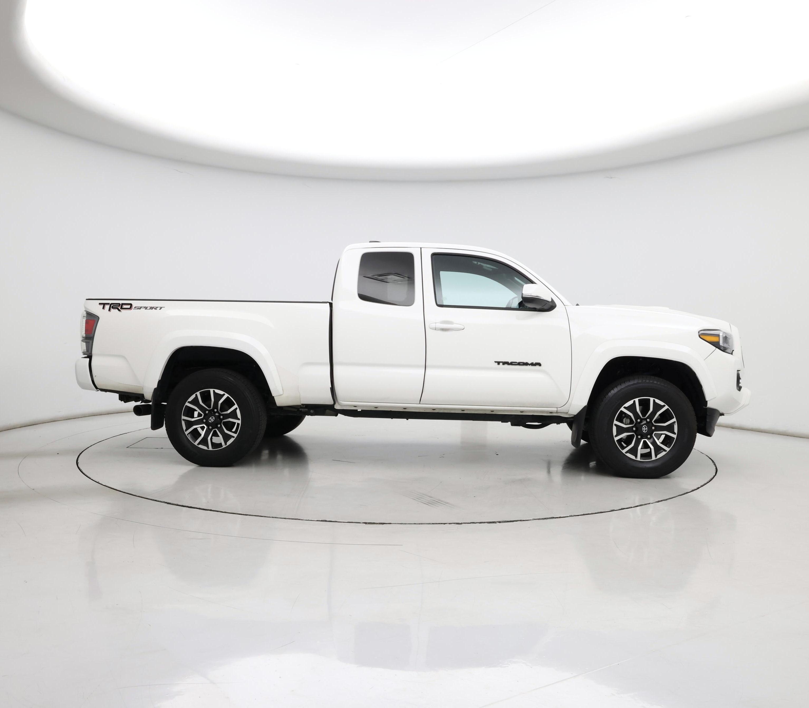 Thumbnail: 2022 Toyota Tacoma - 7