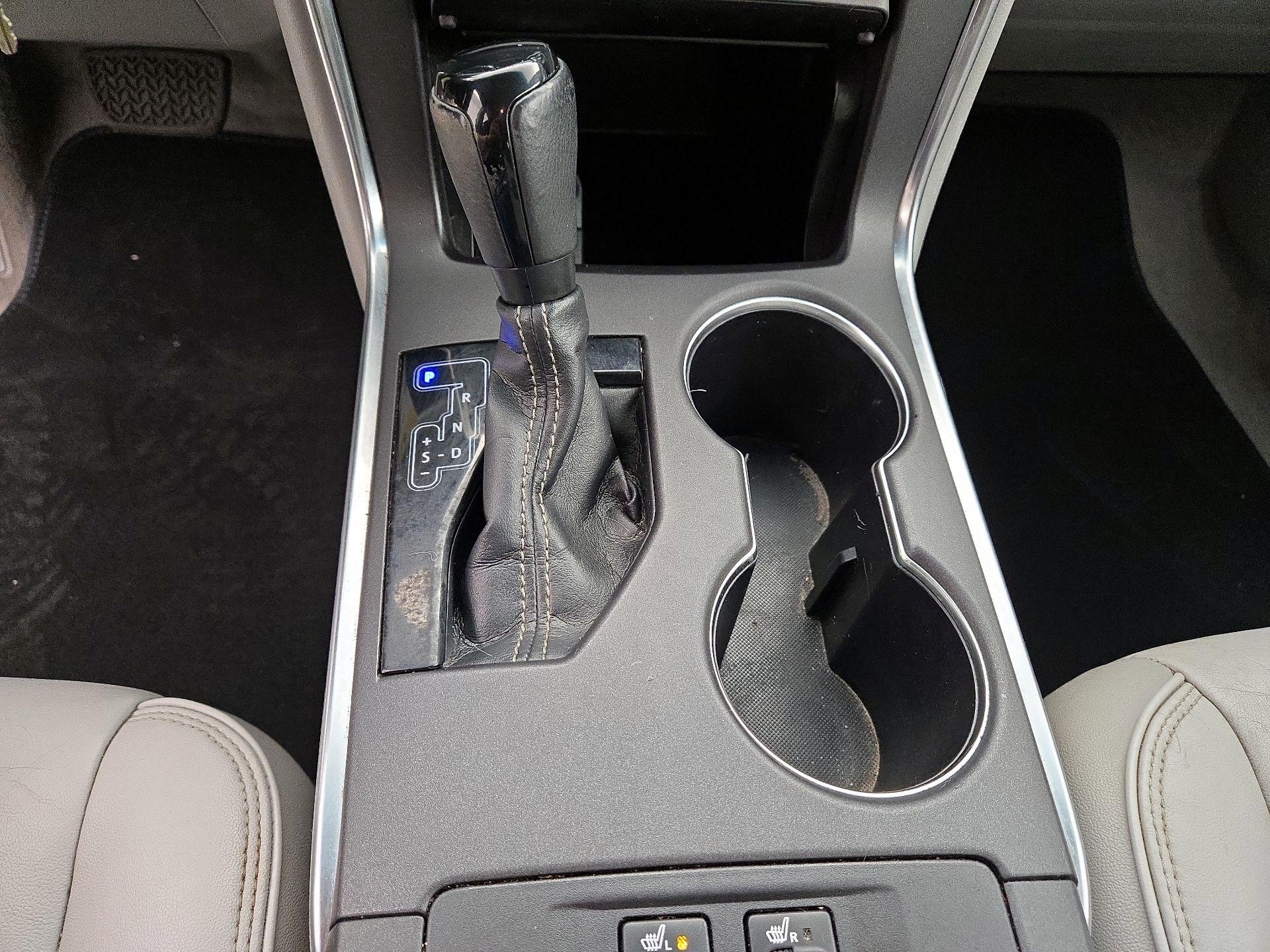 Thumbnail: 2016 Toyota Camry - 17