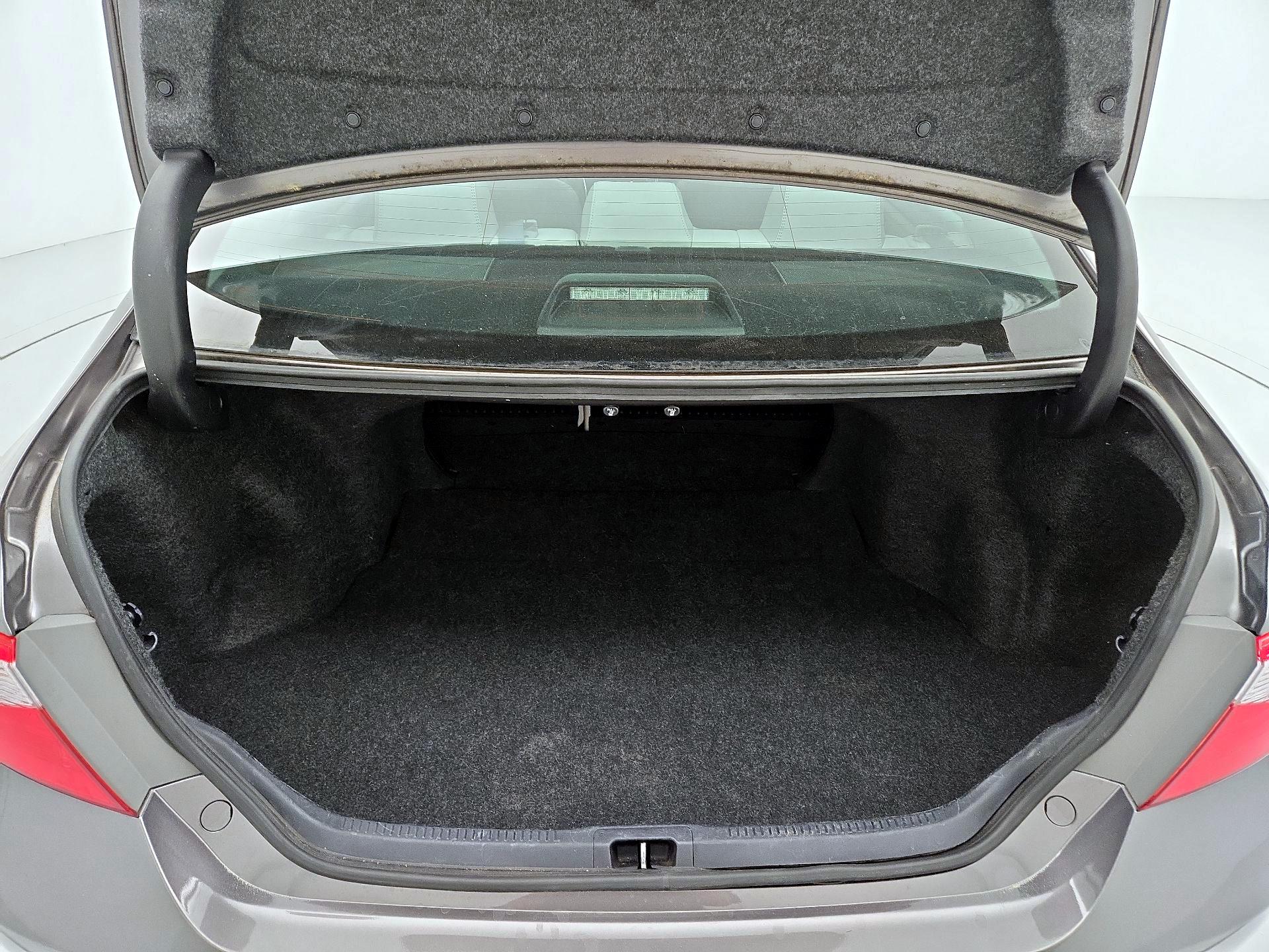 Thumbnail: 2016 Toyota Camry - 20
