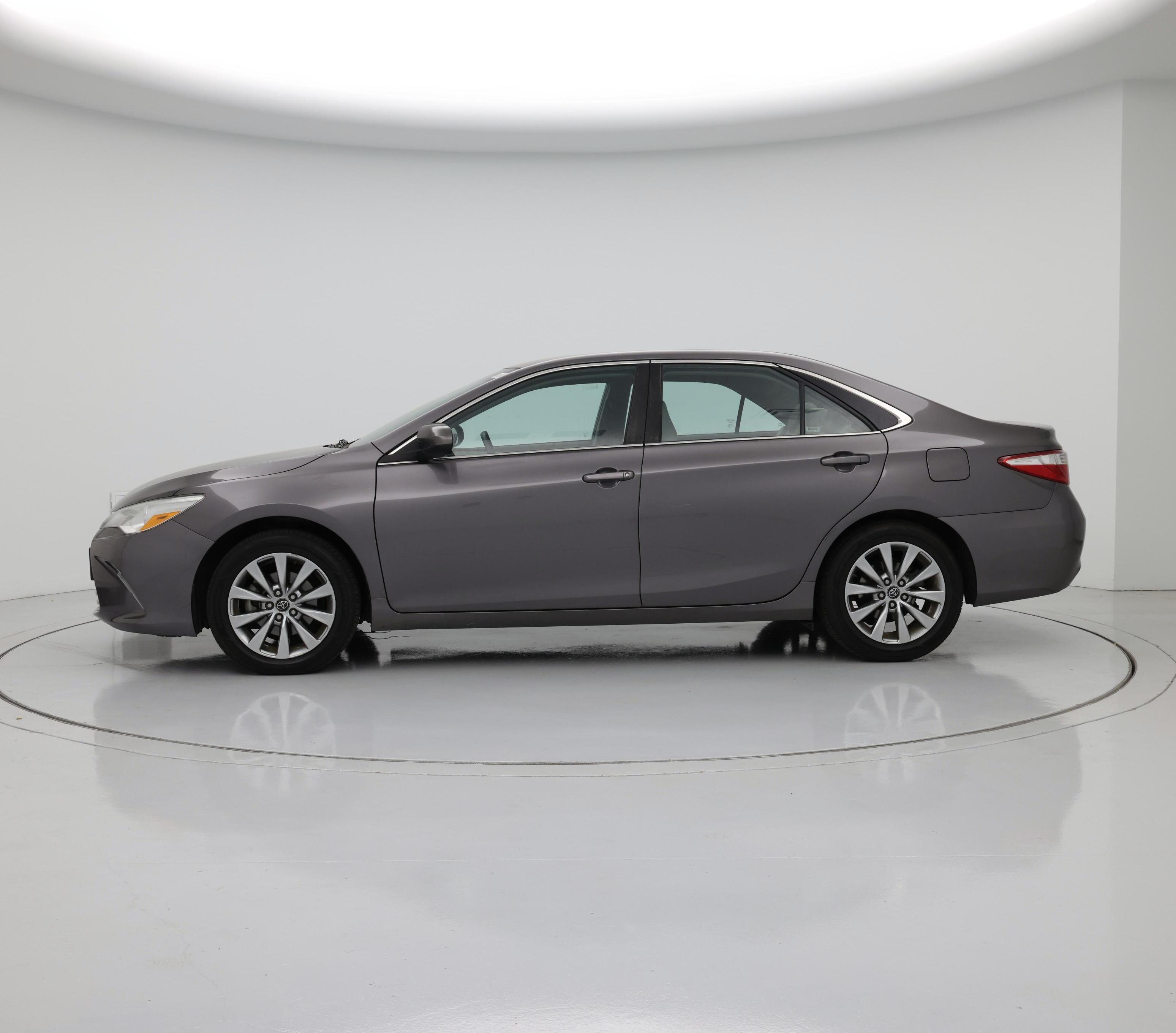 Thumbnail: 2016 Toyota Camry - 3