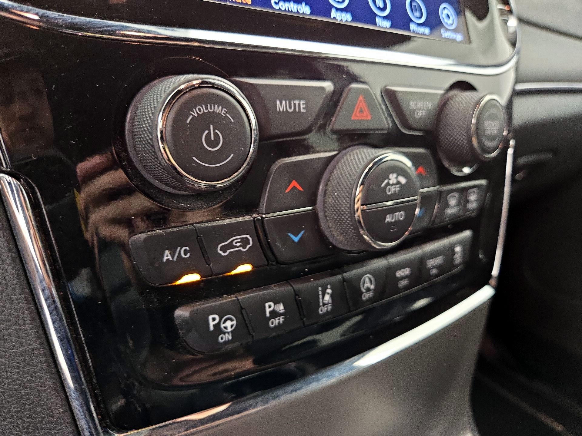 Thumbnail: 2021 Jeep Grand Cherokee - 17