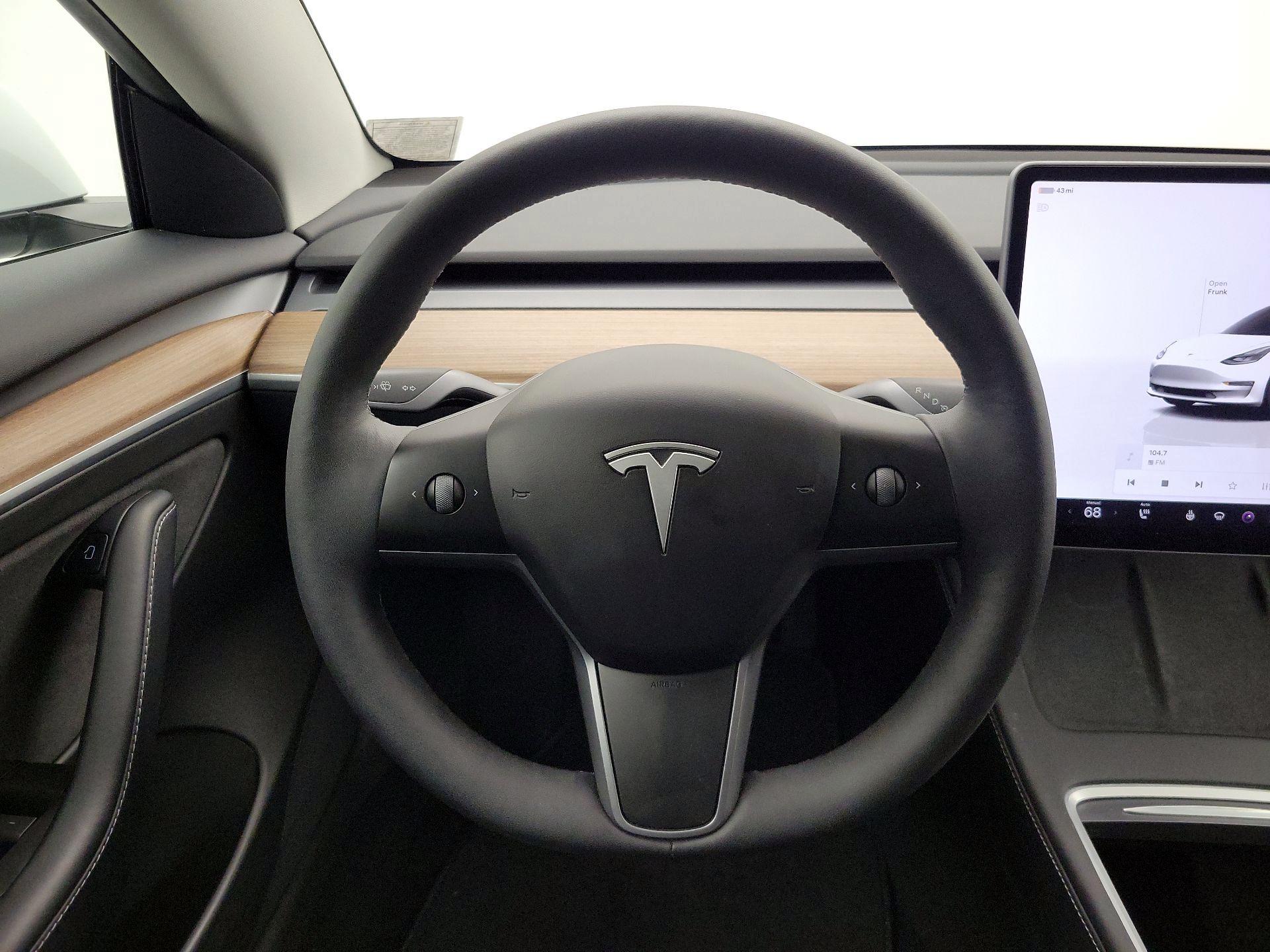 Thumbnail: 2023 Tesla Model 3 - 10