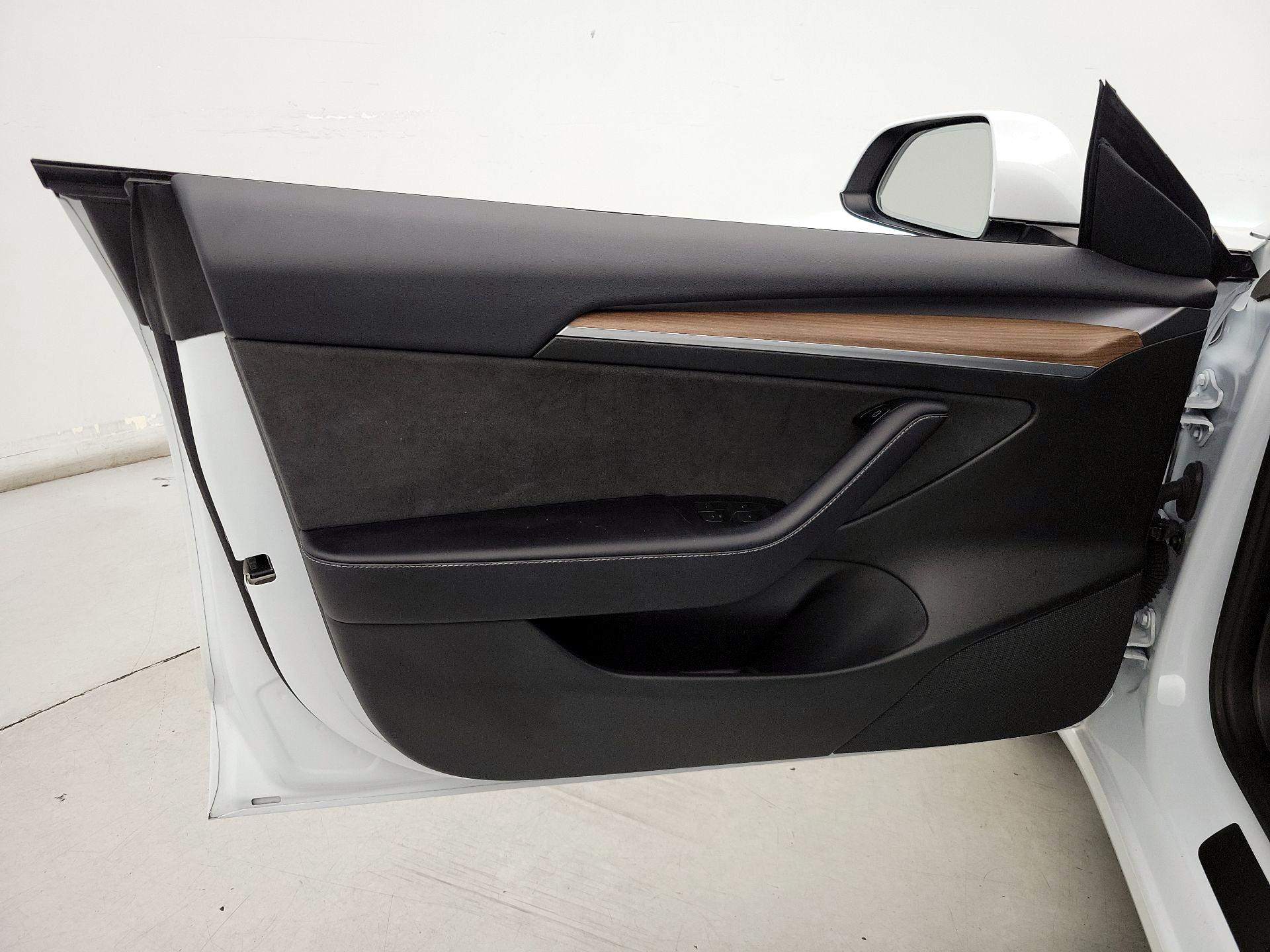 Thumbnail: 2023 Tesla Model 3 - 12