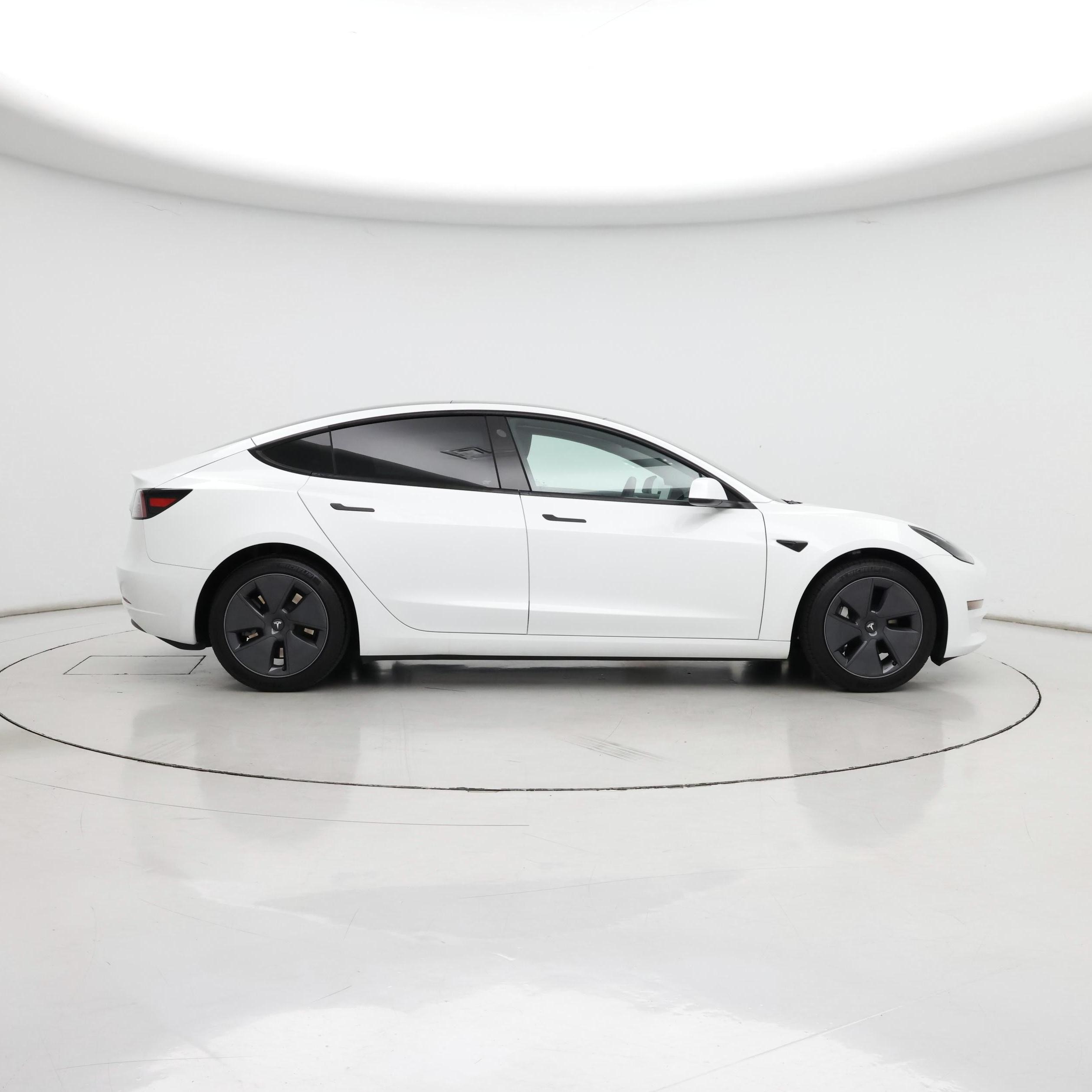 Thumbnail: 2023 Tesla Model 3 - 7