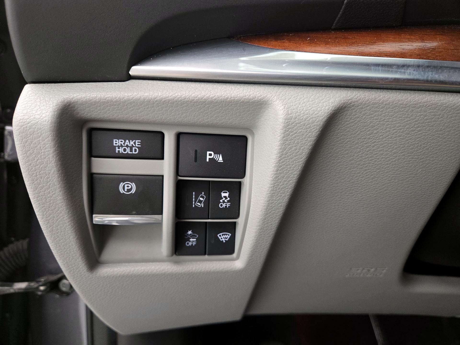 Thumbnail: 2017 Acura MDX - 13