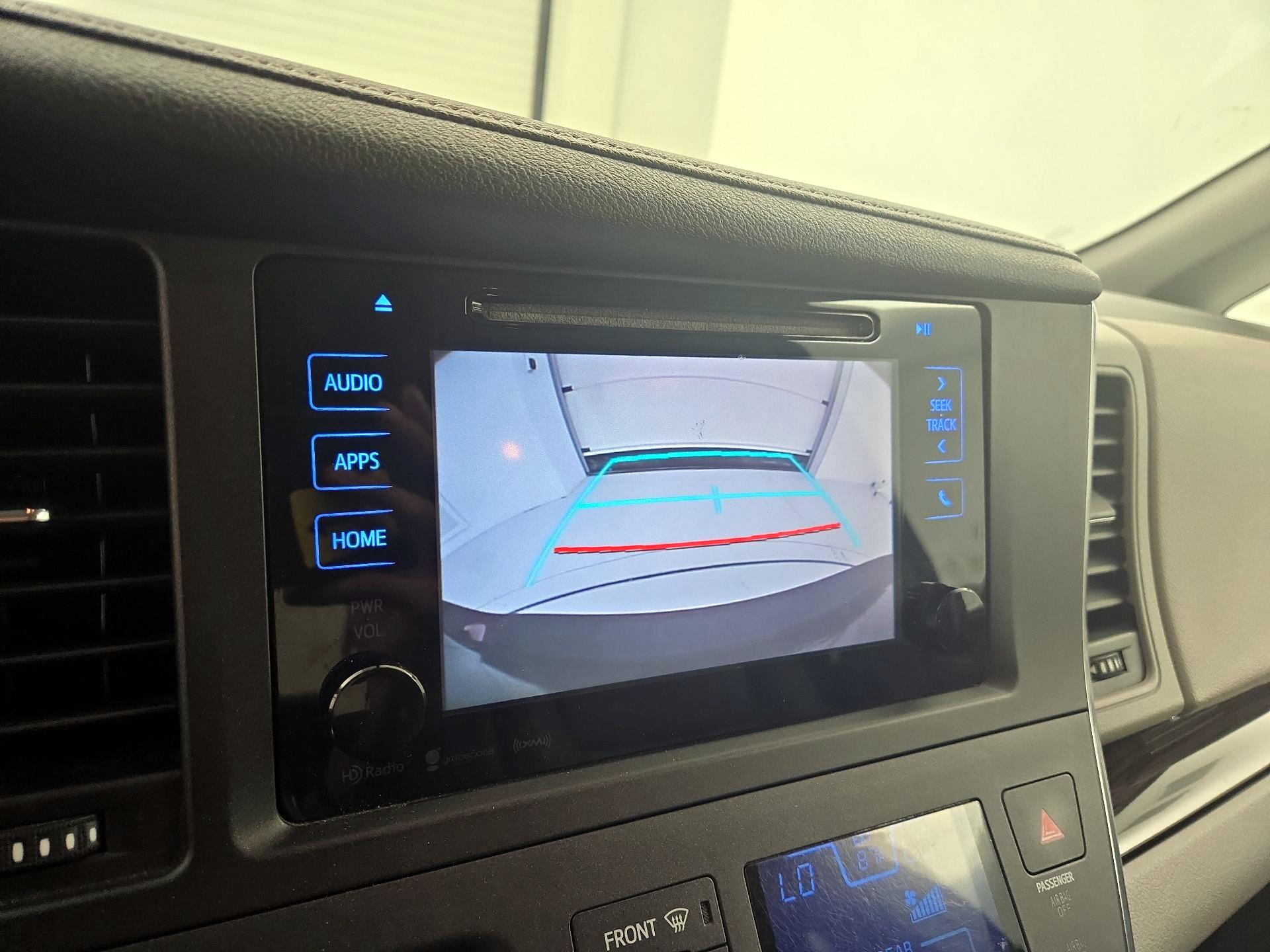 Thumbnail: 2016 Toyota Sienna - 14