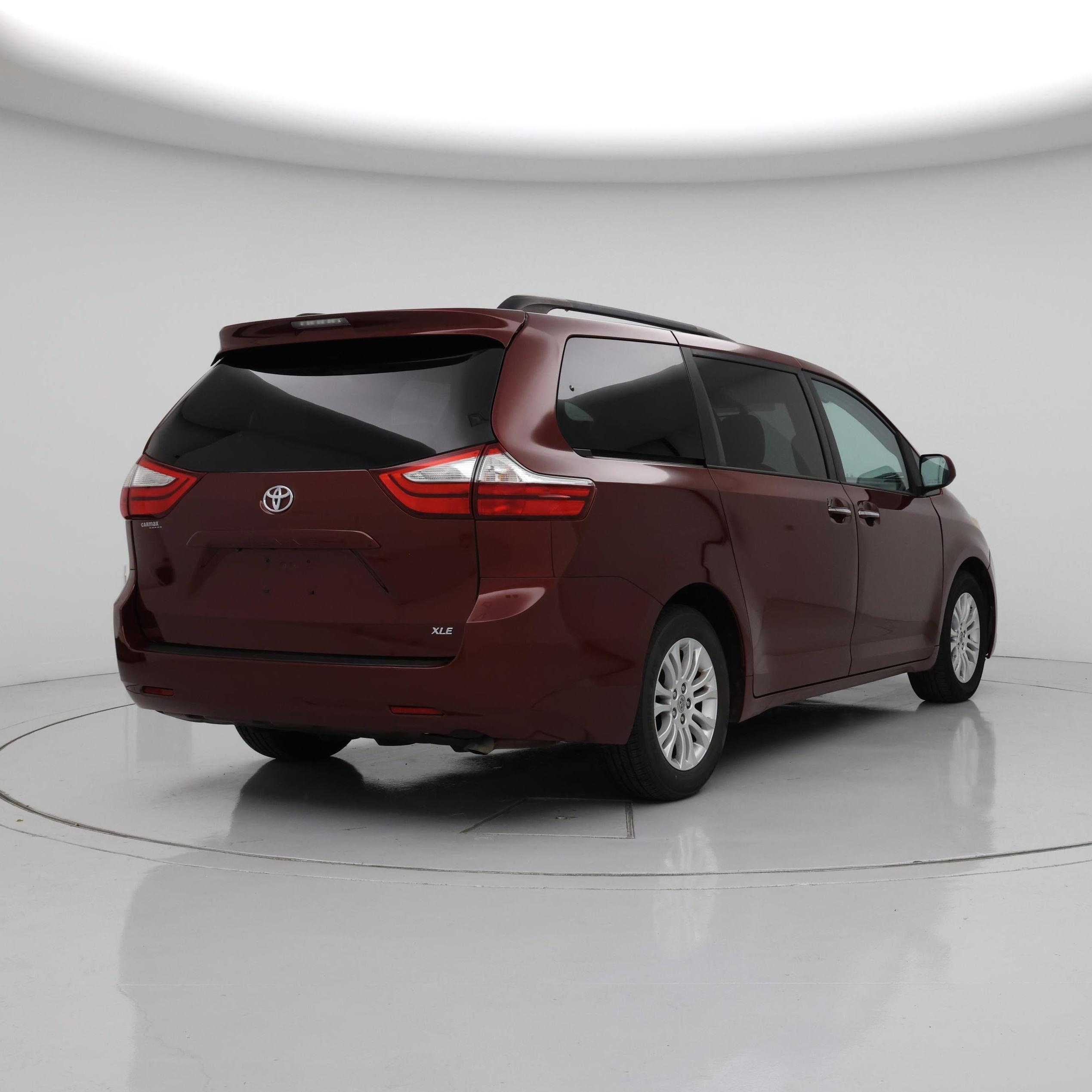 Thumbnail: 2016 Toyota Sienna - 8