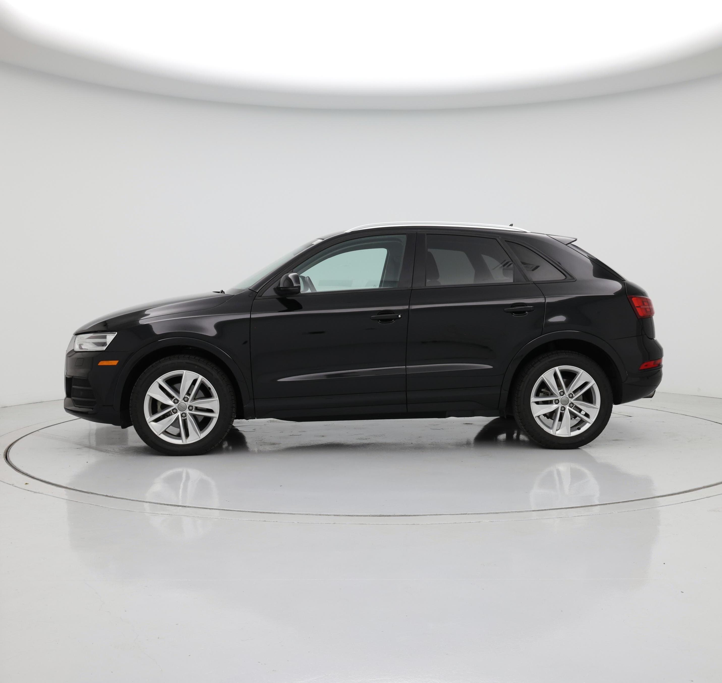 Thumbnail: 2017 Audi Q3 - 3
